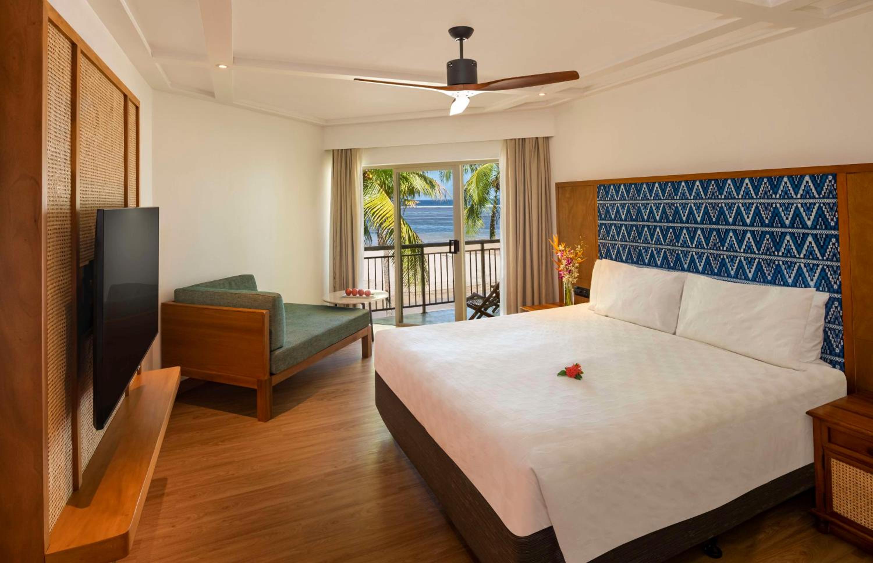 Premium Ocean View 1 King Bed photo 1