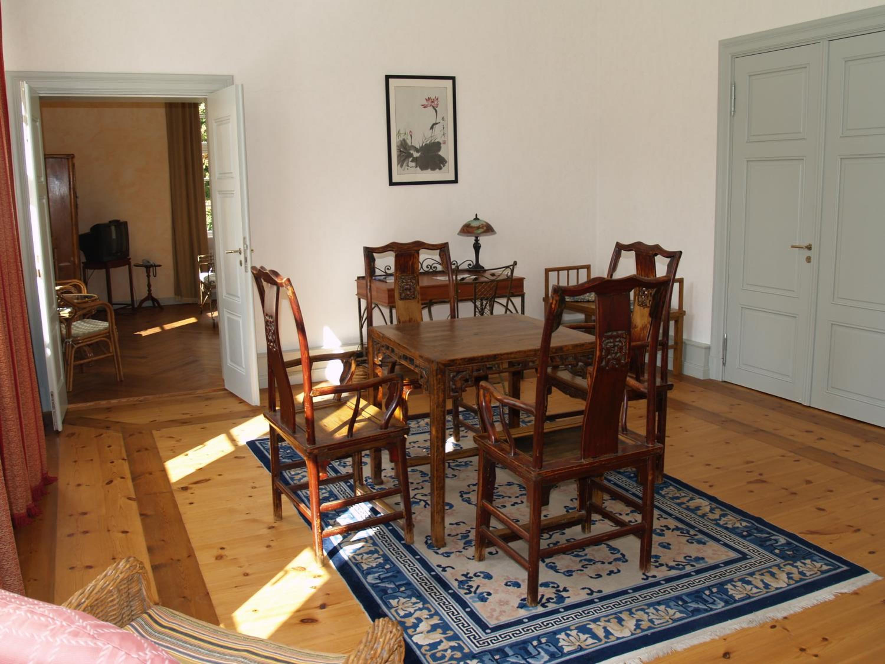 Suite - Photo 2