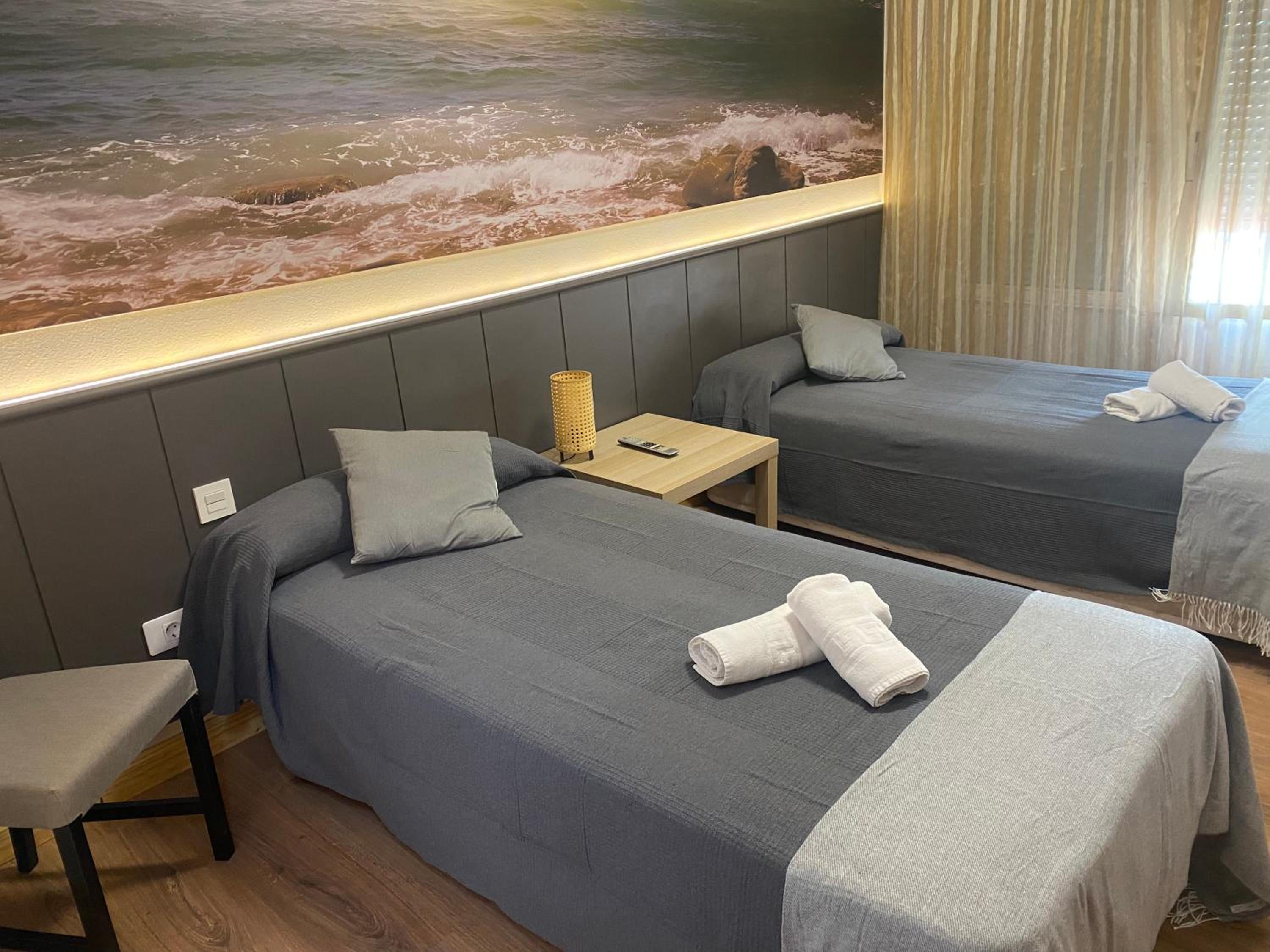Twin Room - Photo 2