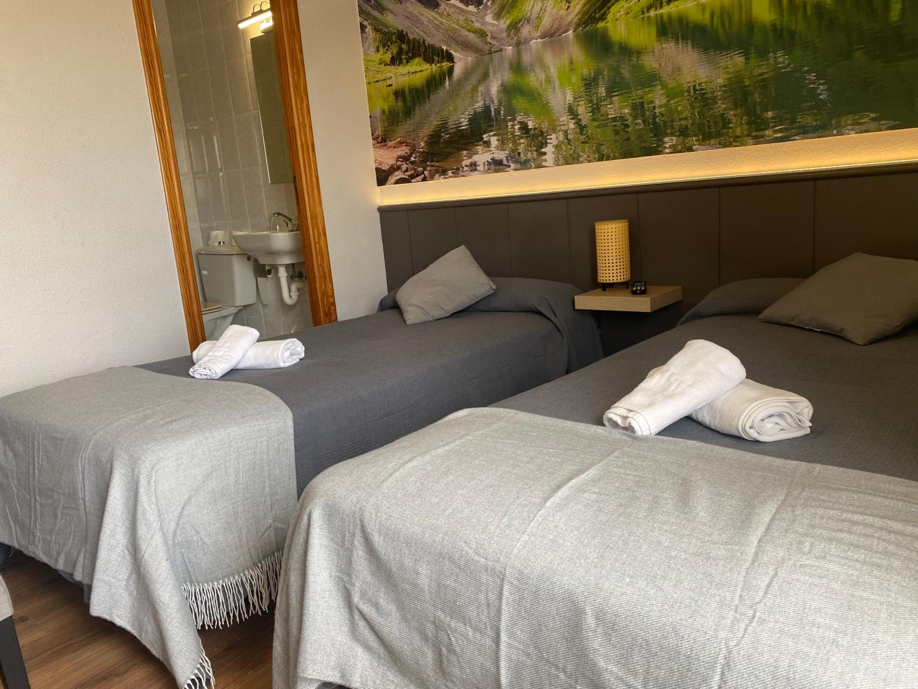 Twin Room - Photo 4