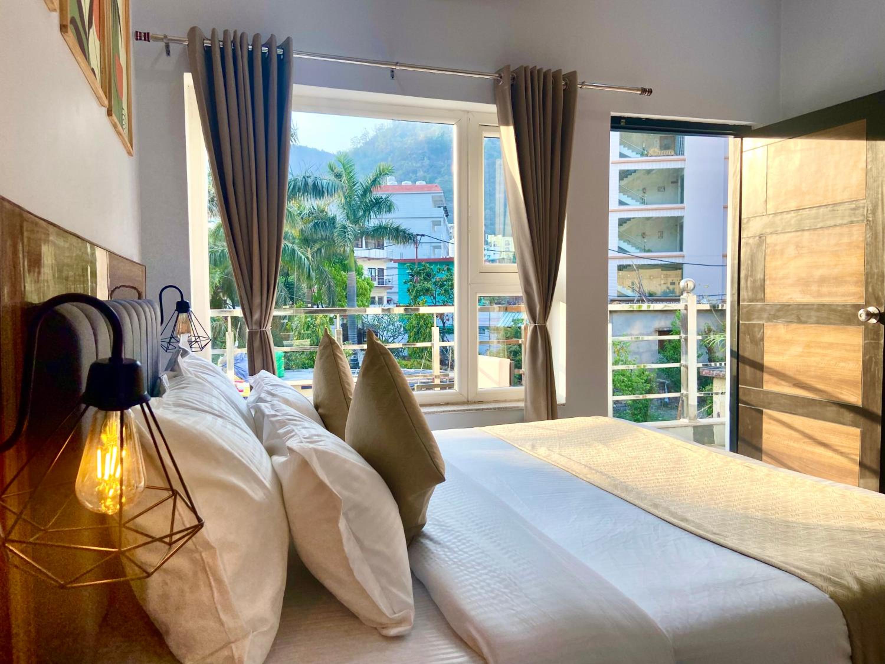 Deluxe Room - Photo 1
