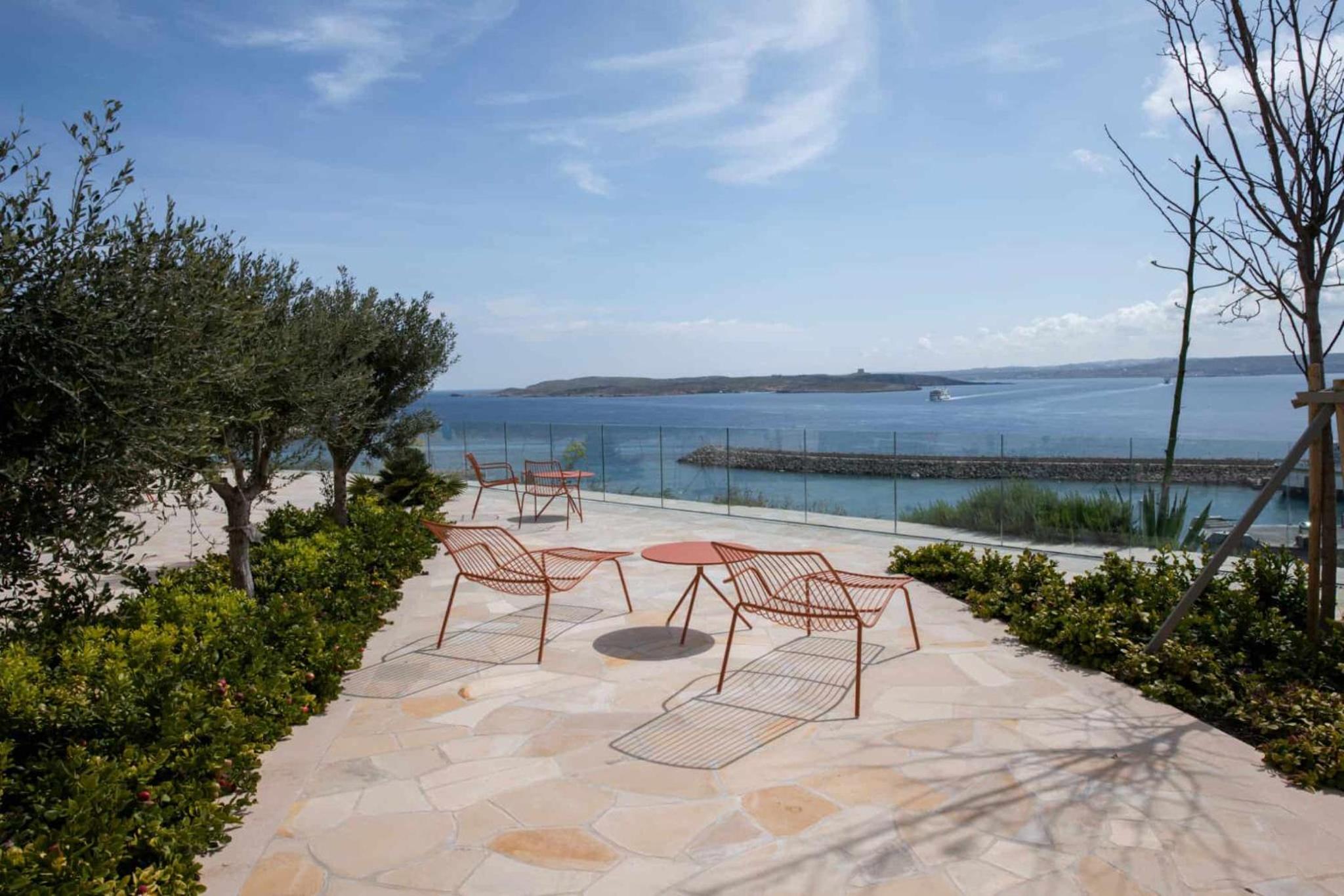 Apartment with Pool View  photo 2