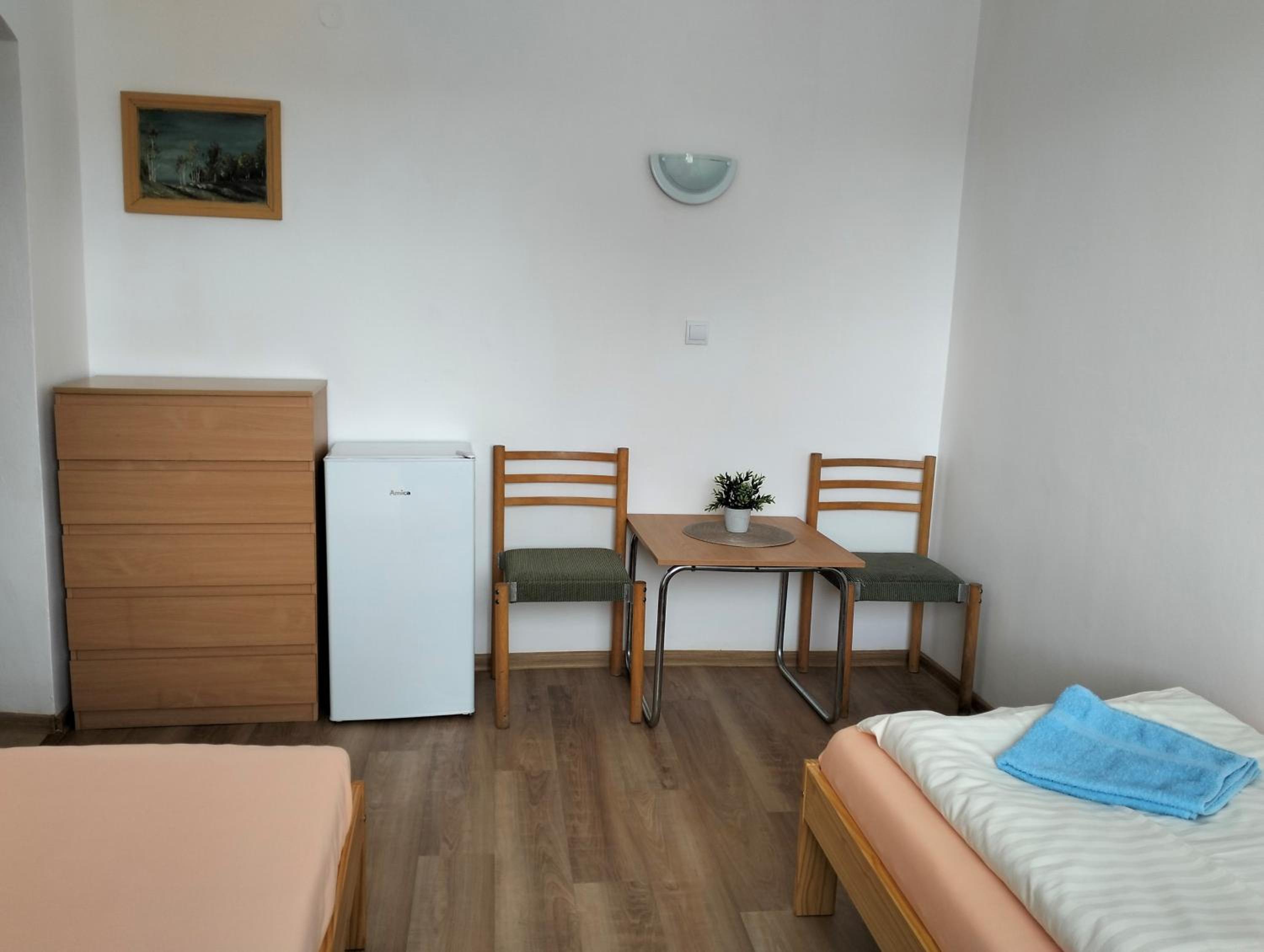 Twin Room with Bathroom - Photo 1