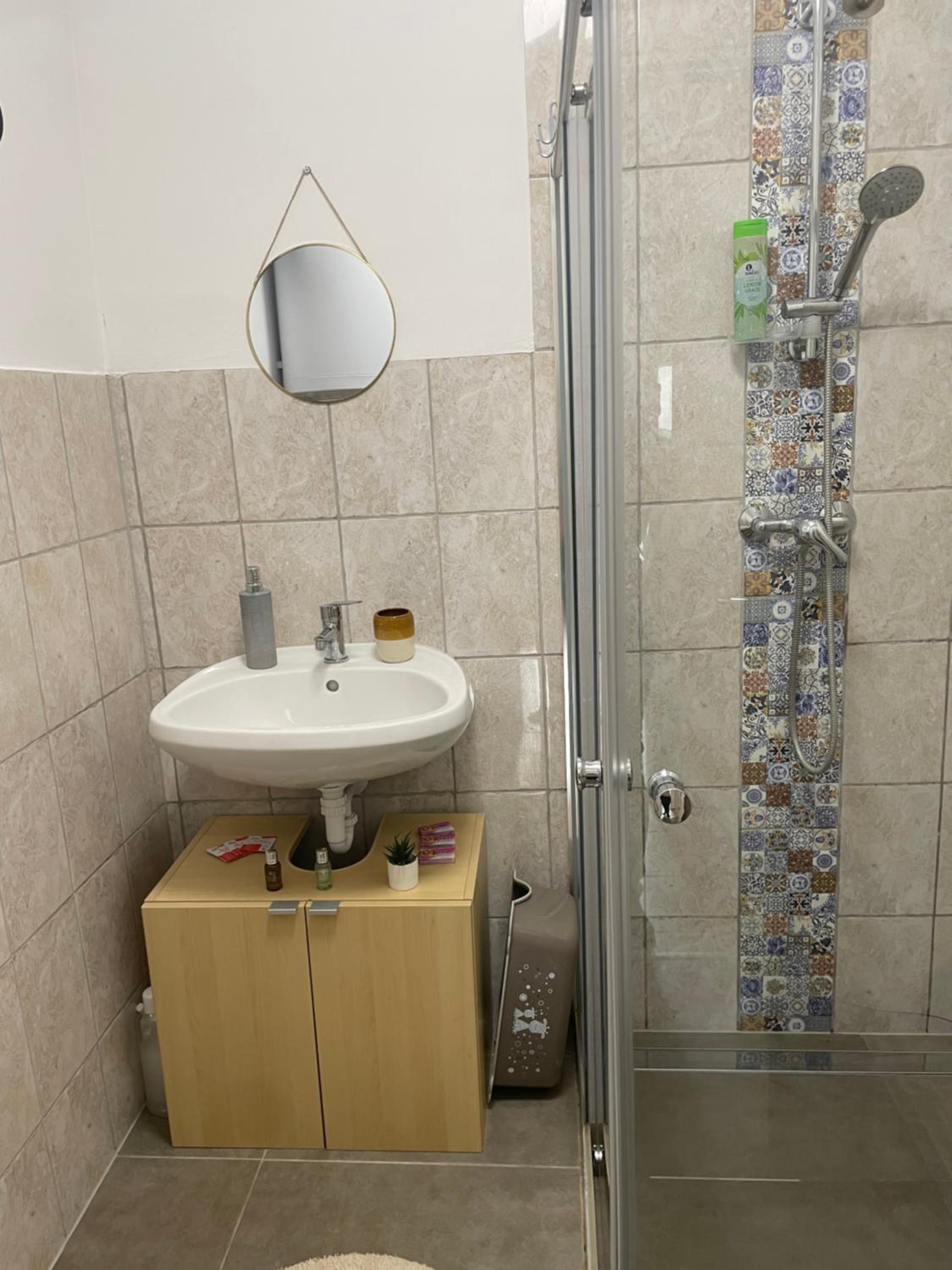 One-Bedroom Apartment photo 3