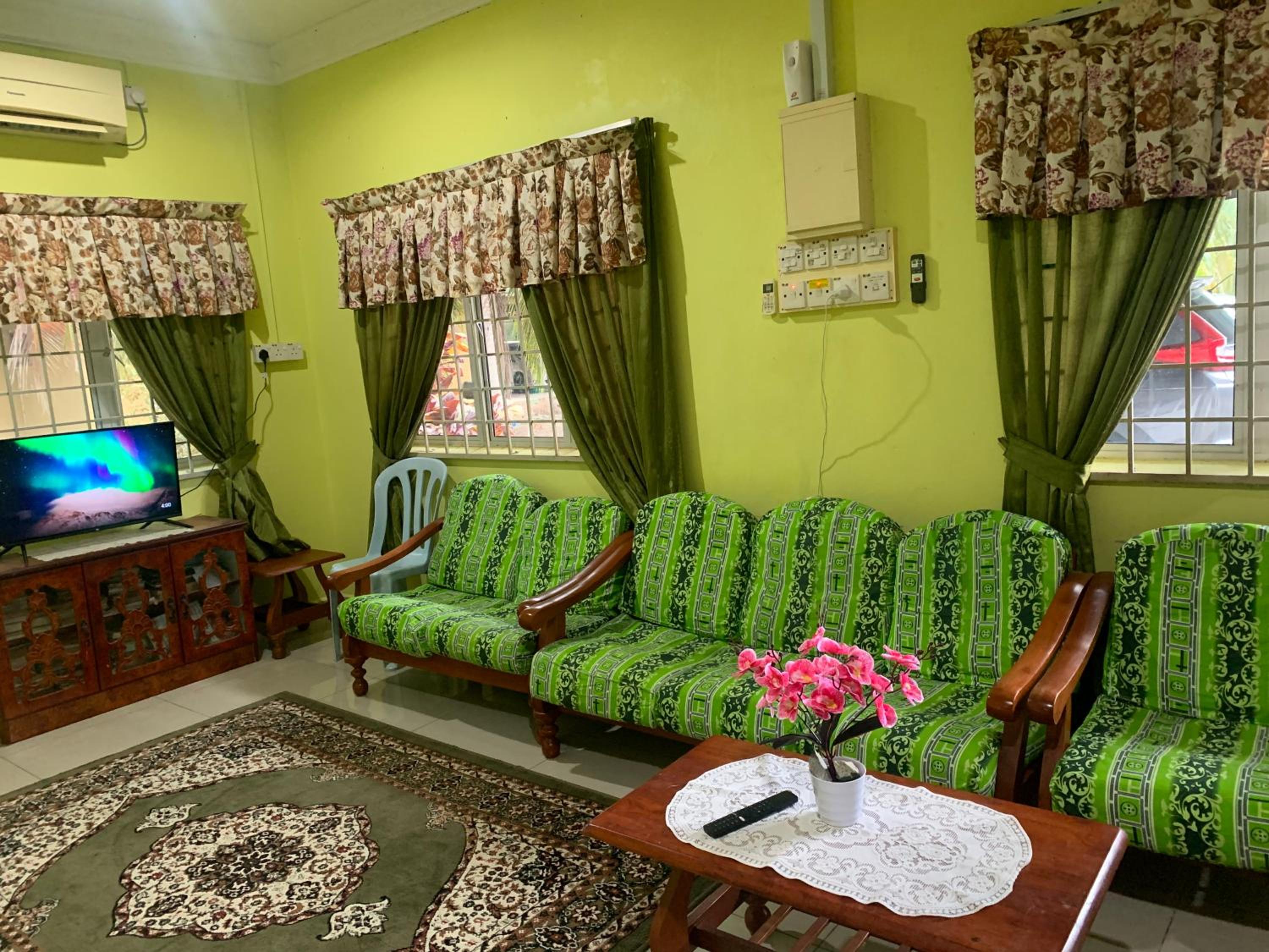 Three-Bedroom House photo 1