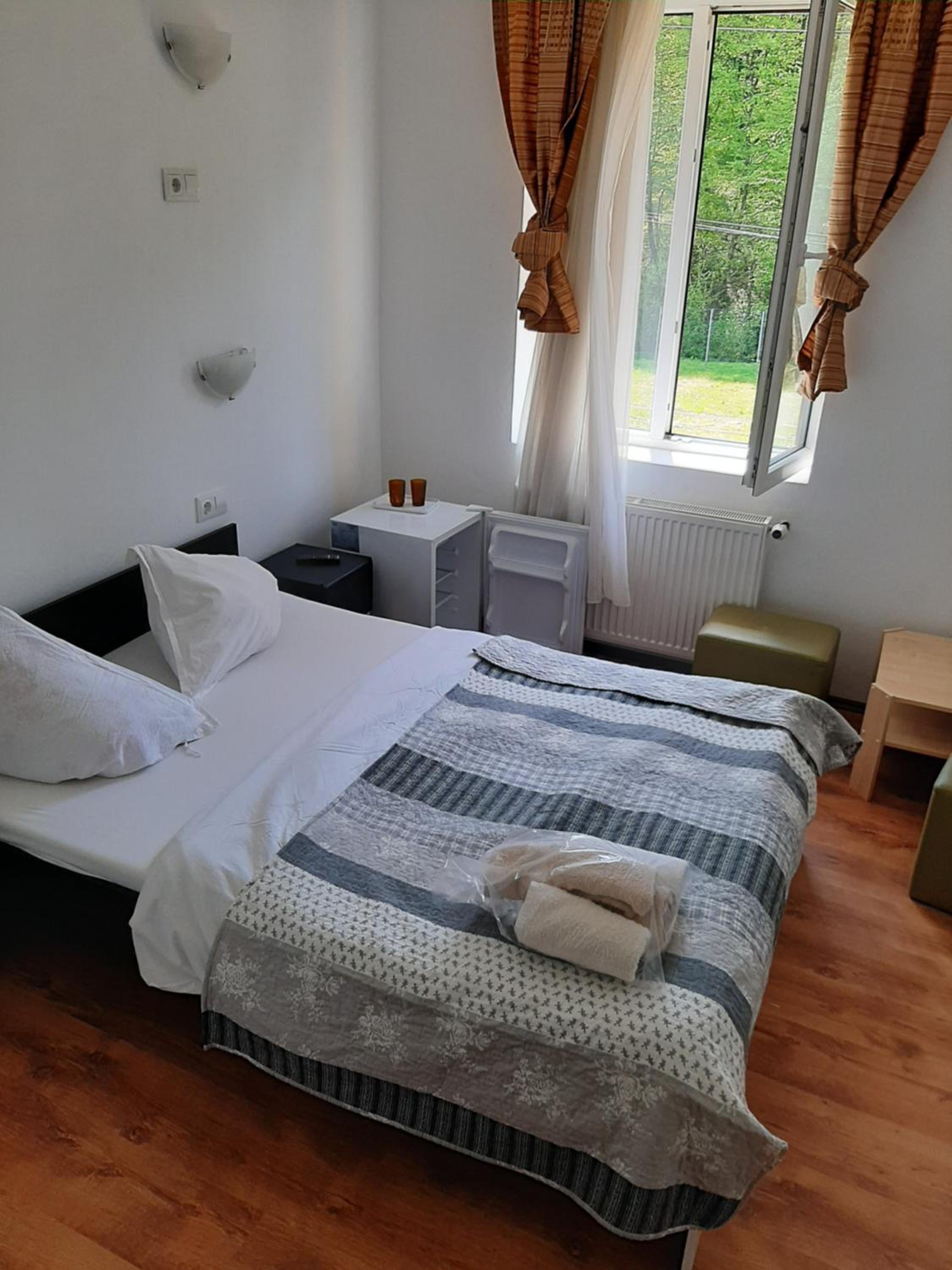 Double Room - Photo 7