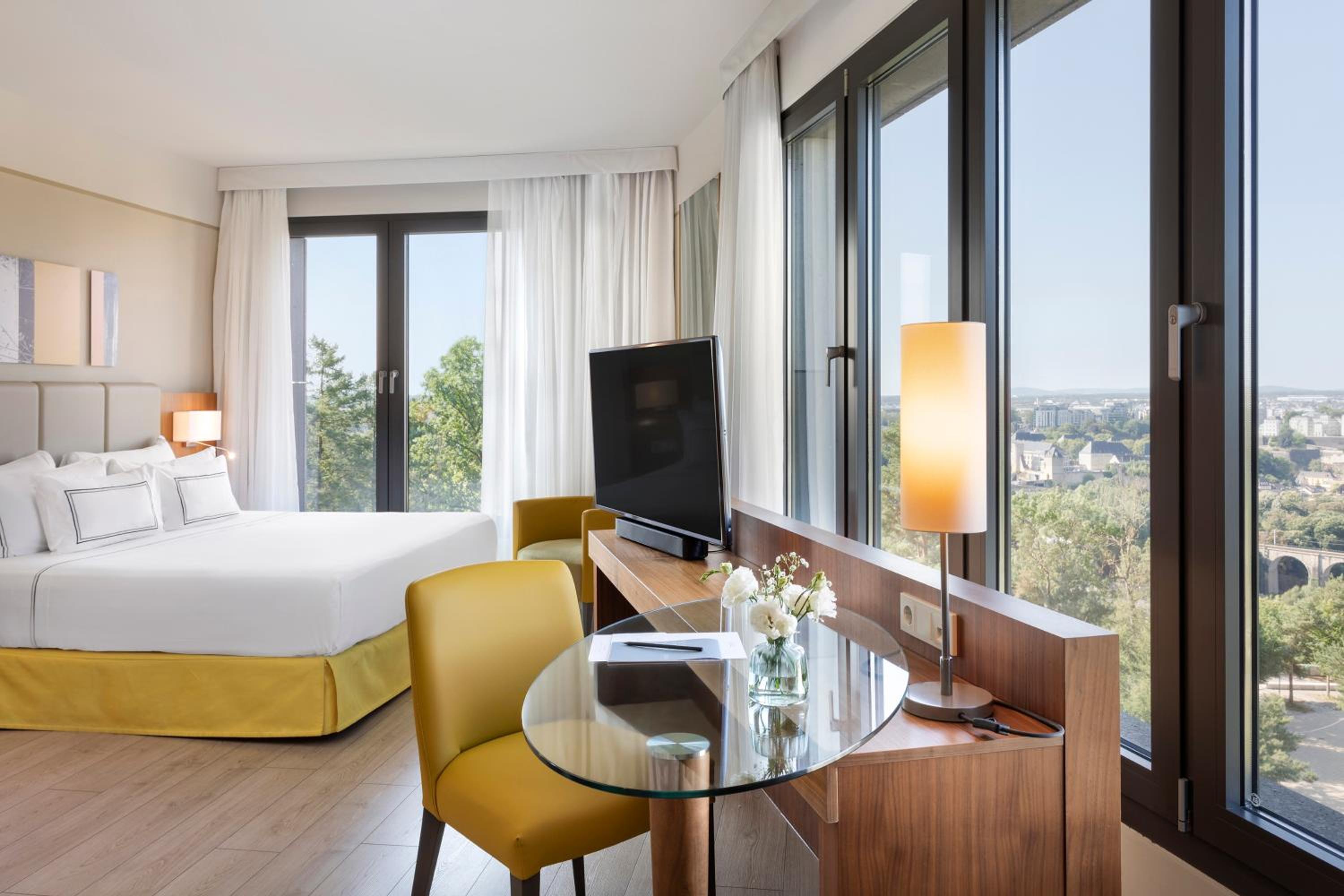 The Level Premium Room with City View and Executive Lounge Access - Photo 1