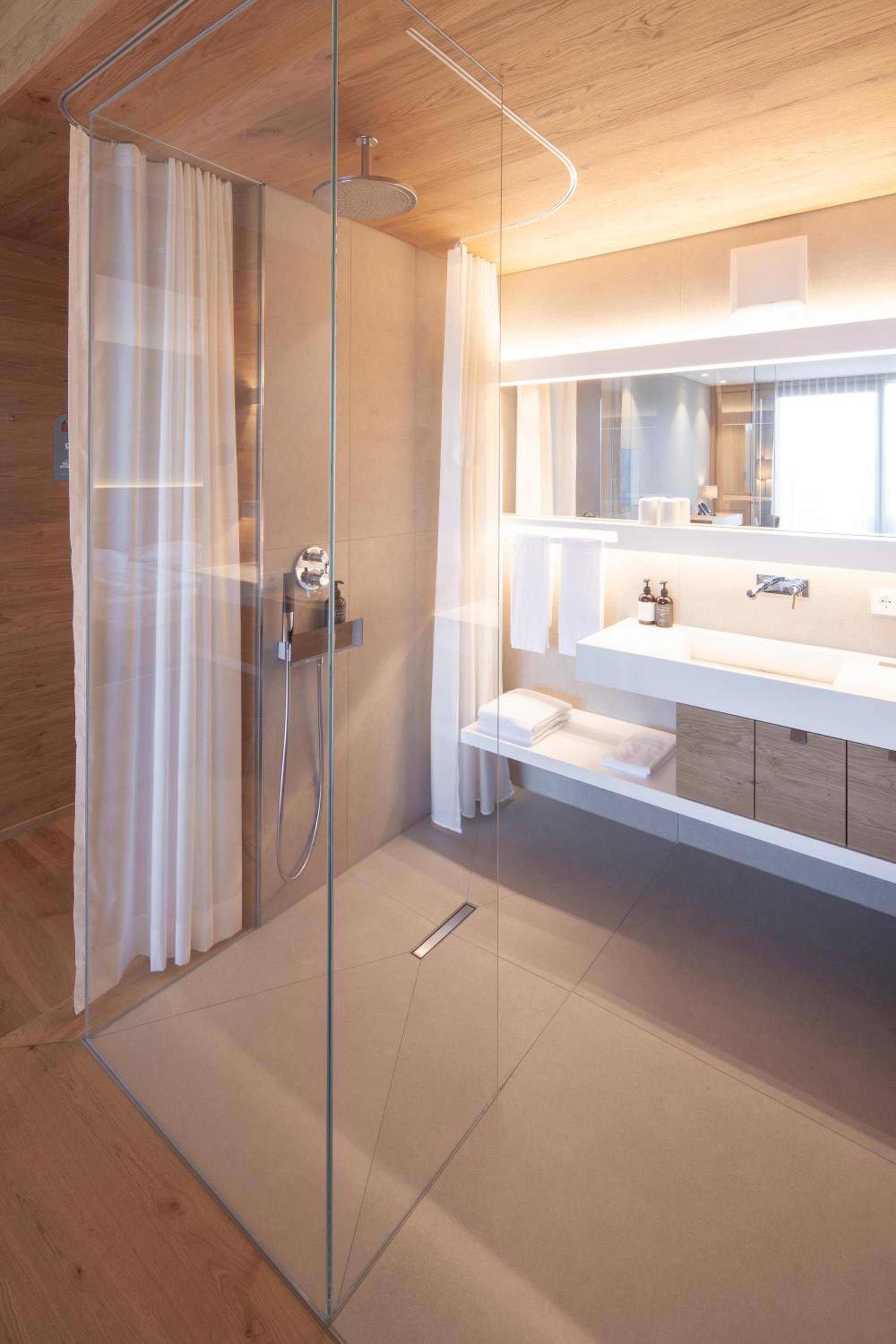Large Double Room - Photo 4