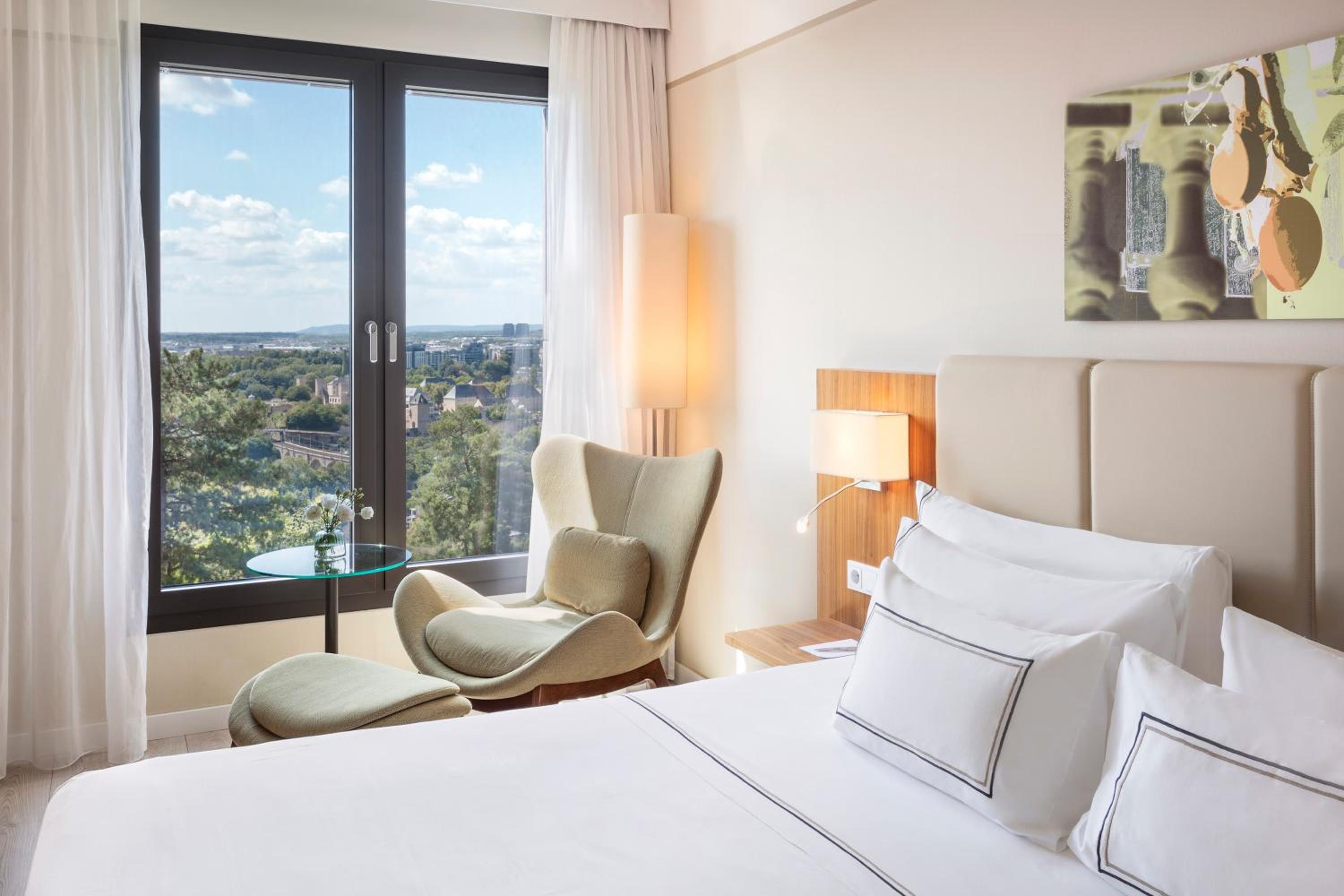 The Level Room with City View and Executive Lounge Access - Photo 1