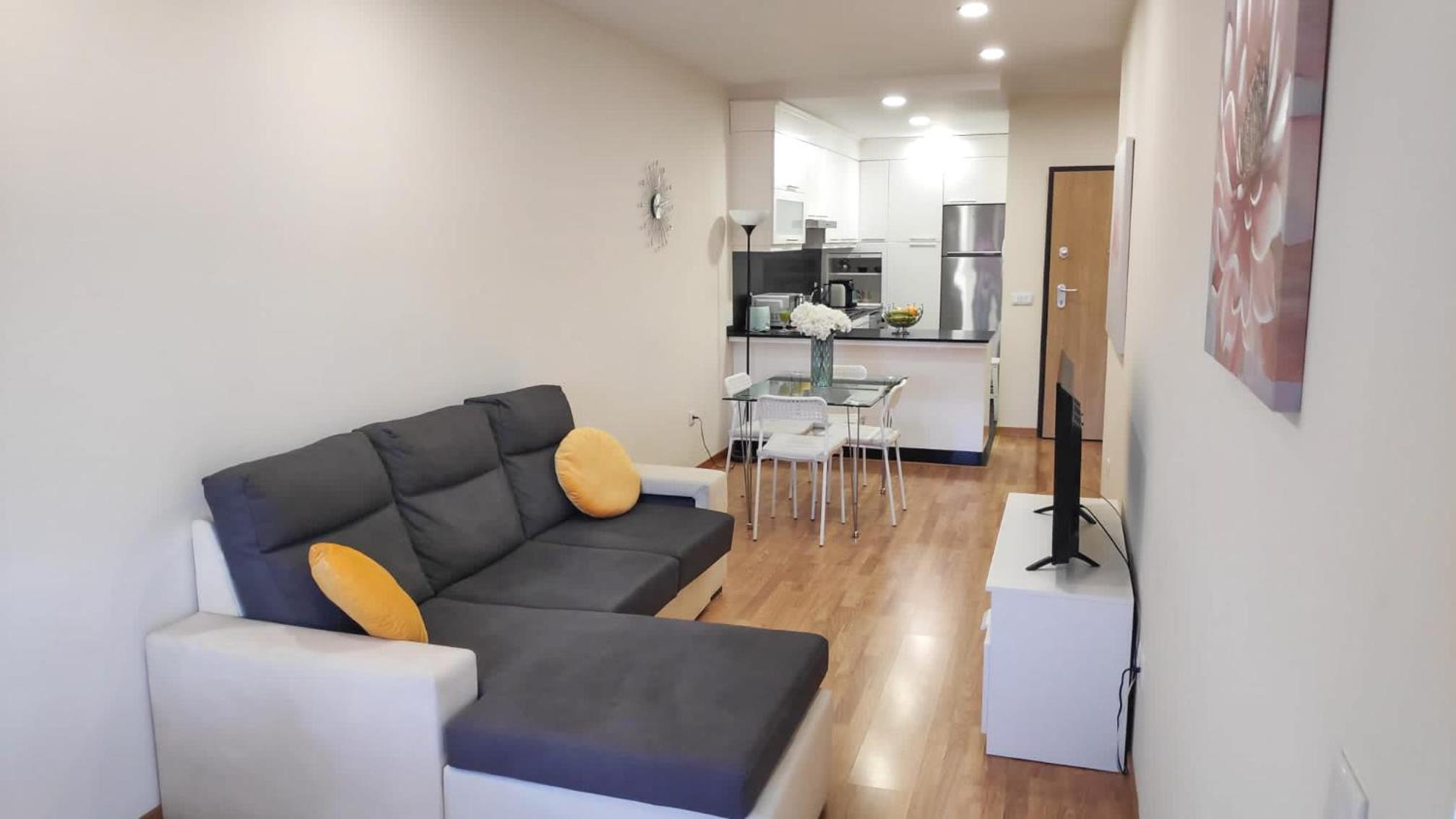 One-Bedroom Apartment photo 1