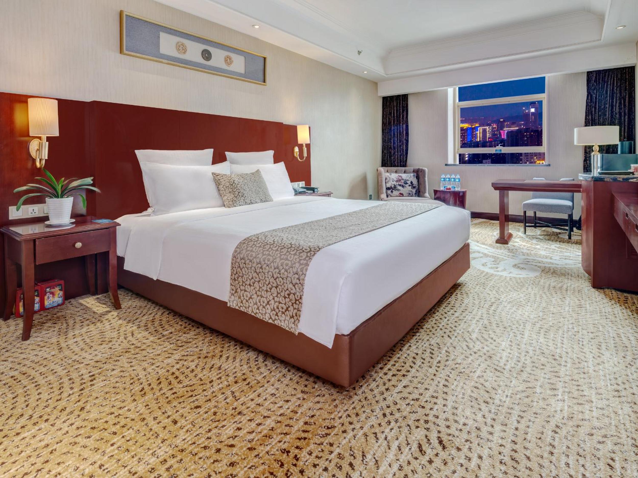Deluxe Suite photo 3