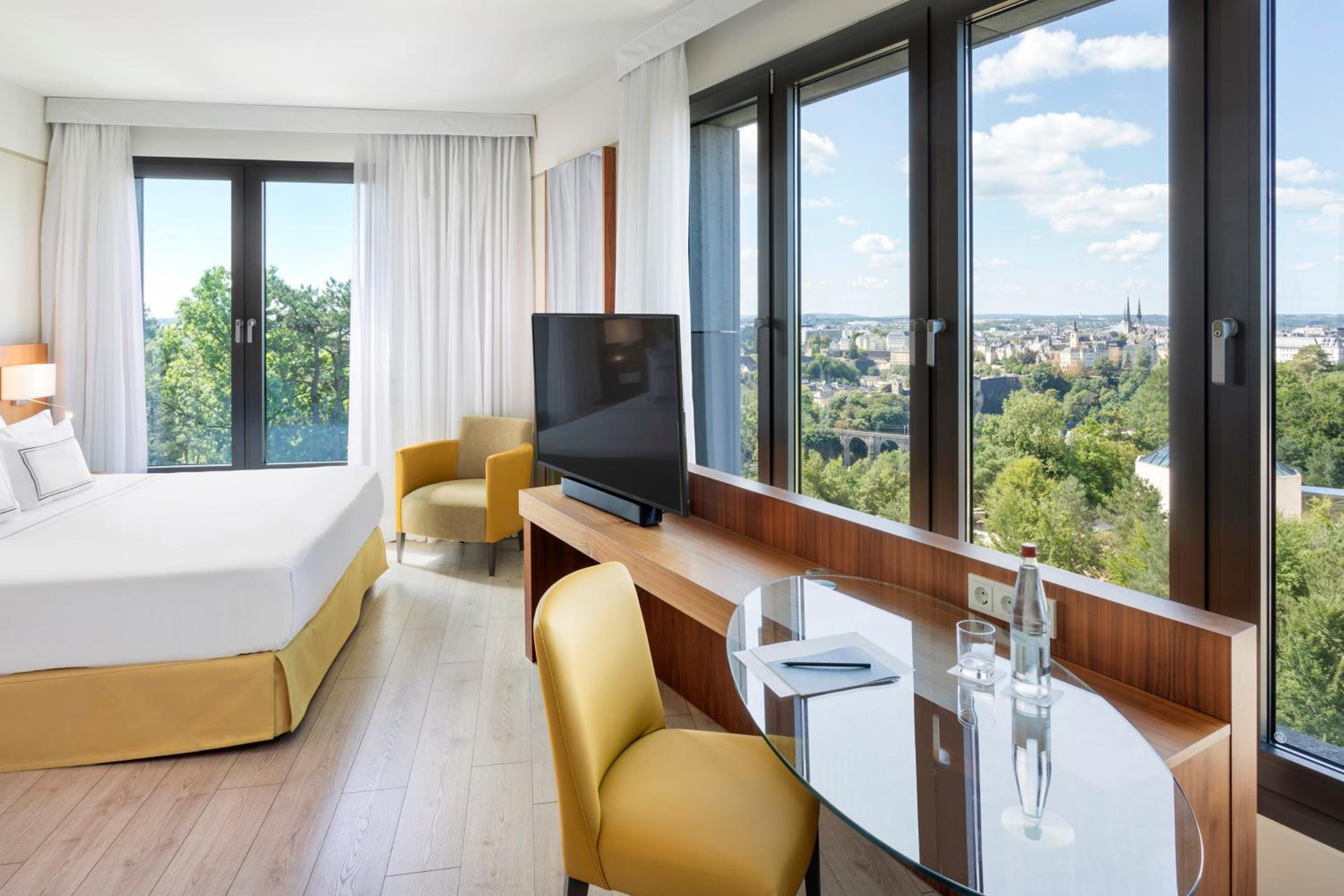 The Level Premium Room with City View and Executive Lounge Access - Photo 7