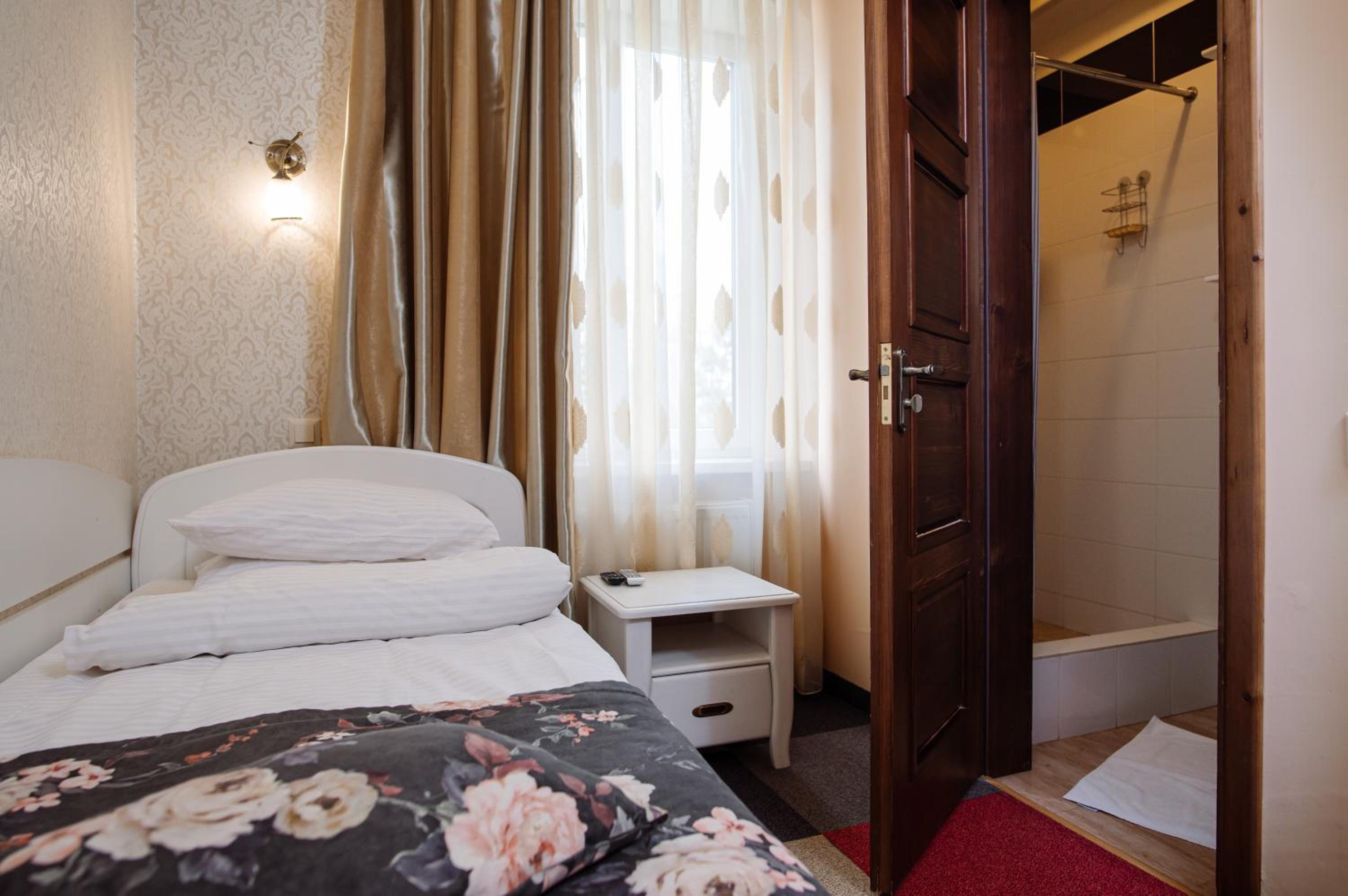 Single Room with Park View photo 3