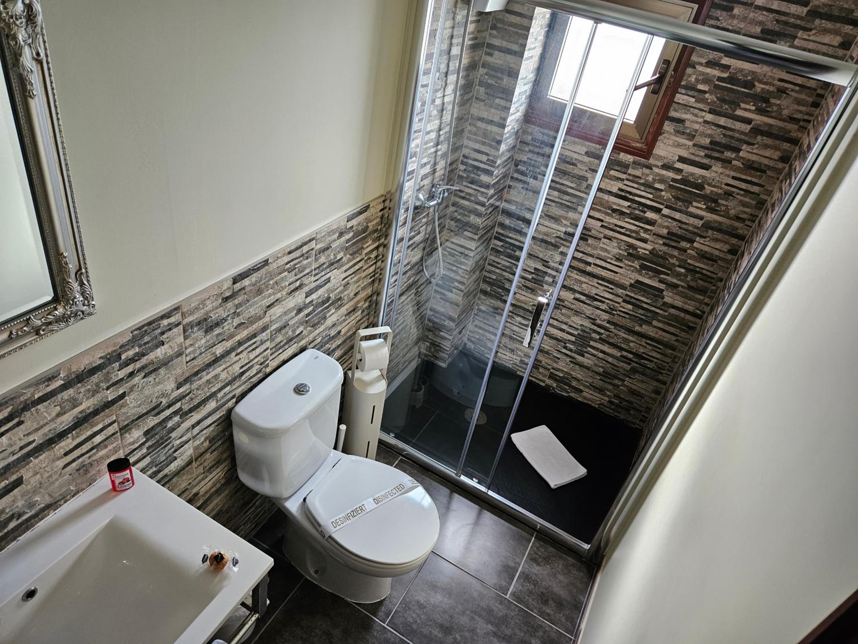 Budget Single Room photo 3