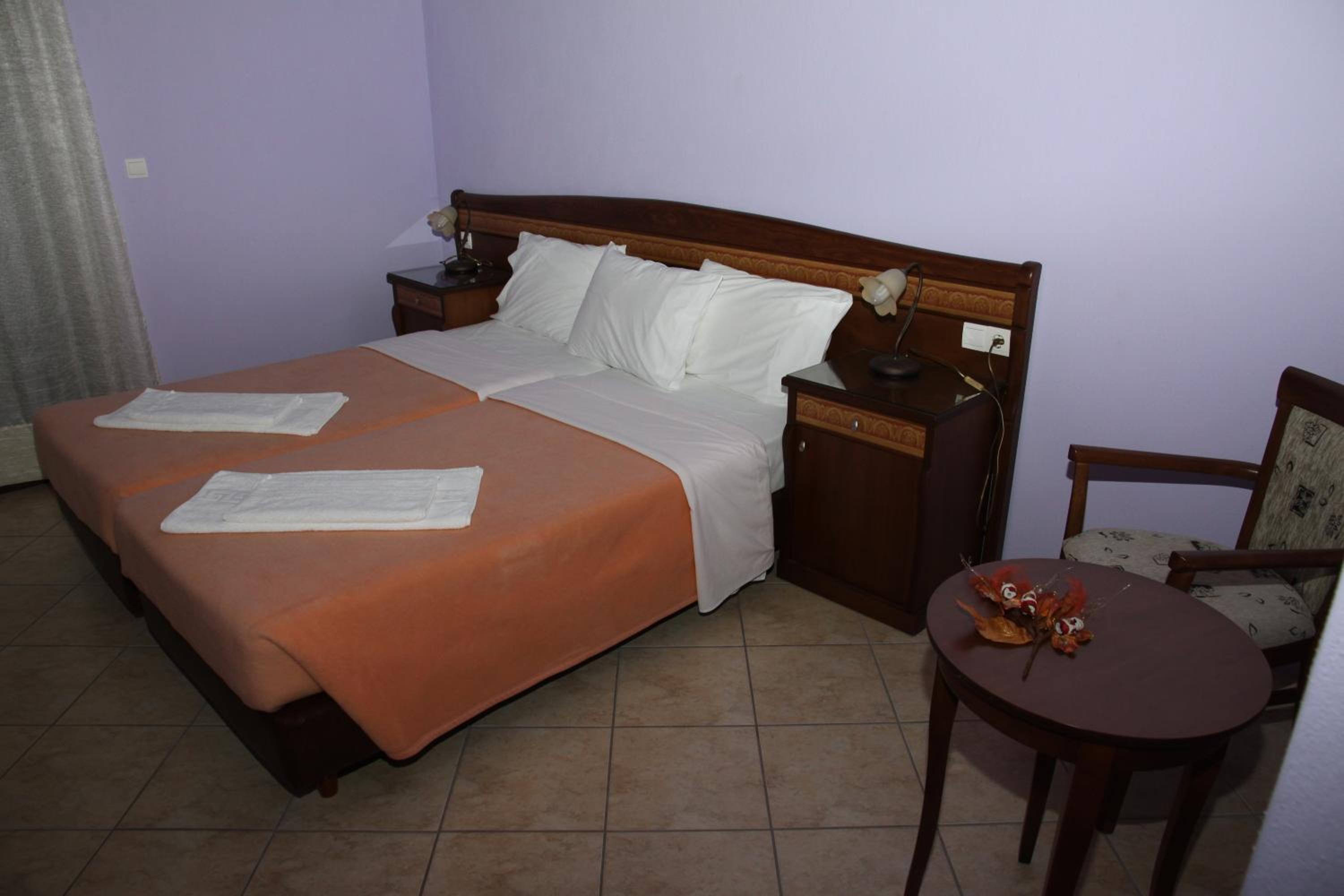 Classic Triple Room - Photo 3