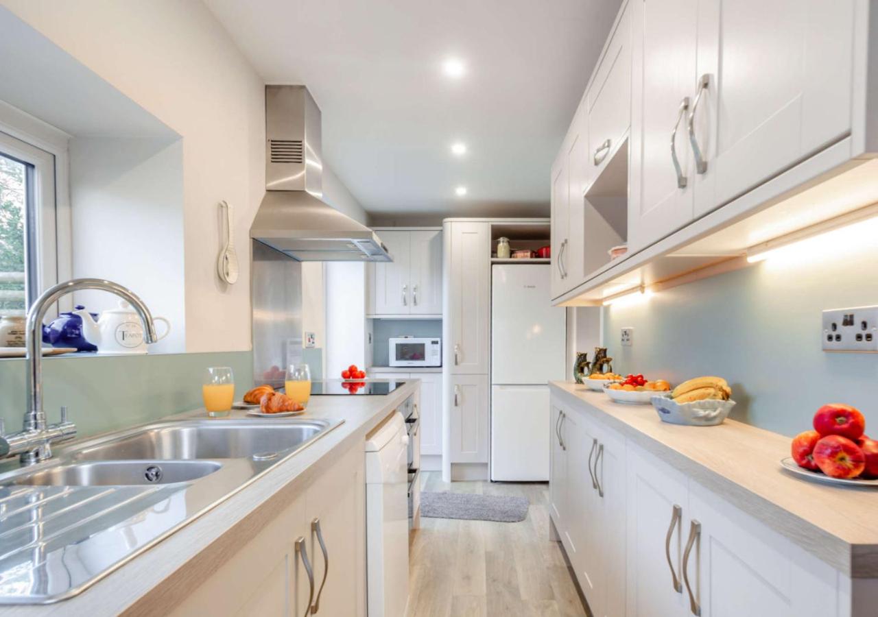 Three-Bedroom House photo 2