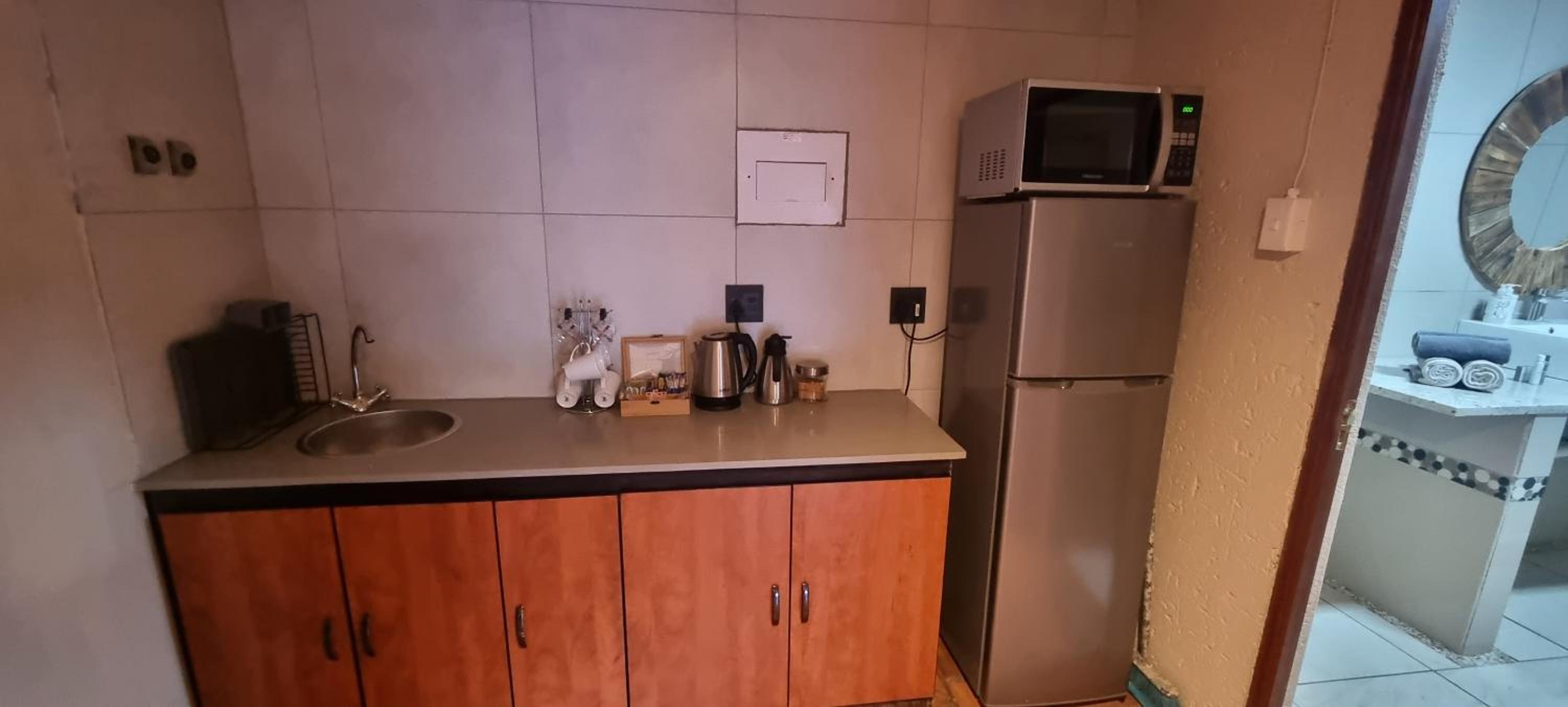 Standard Suite - Photo 6