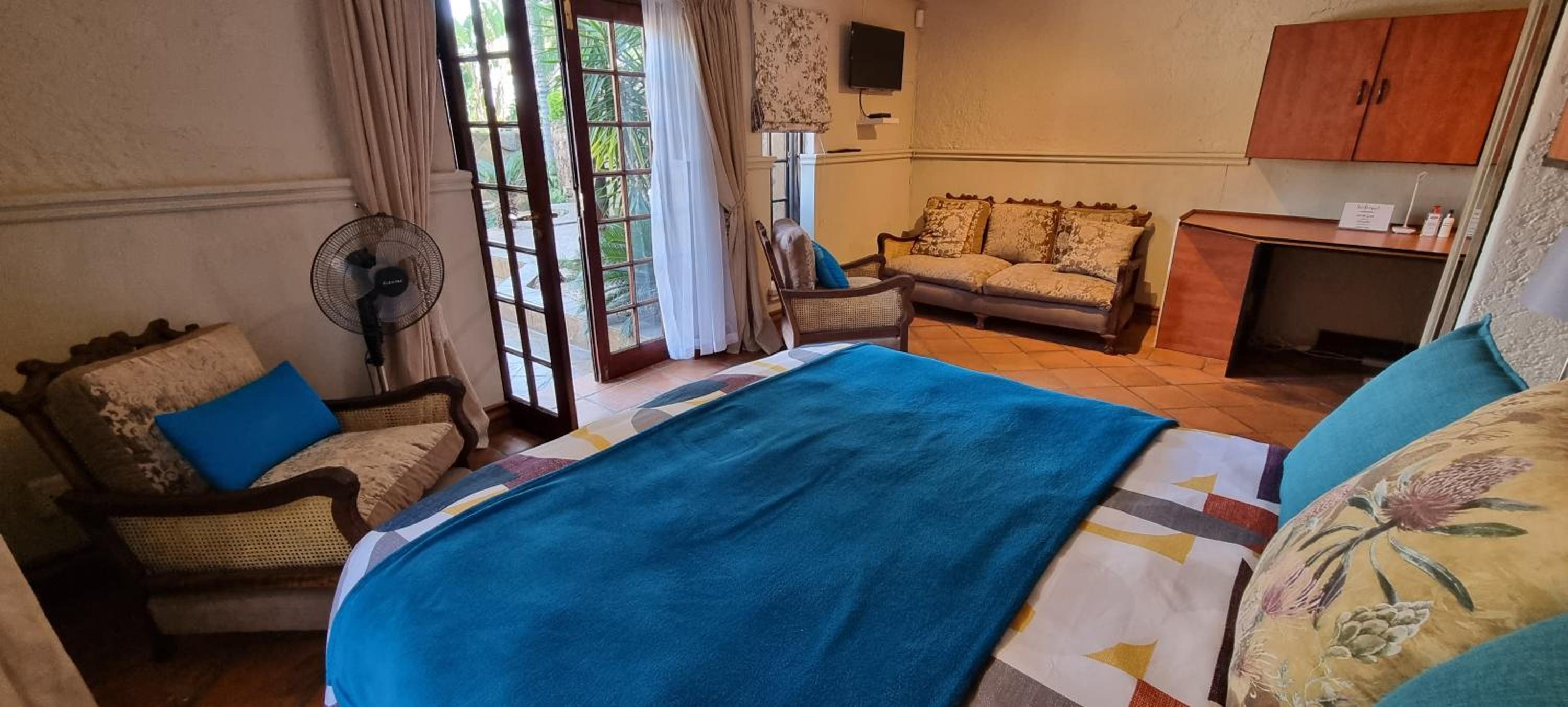 Standard Suite - Photo 7
