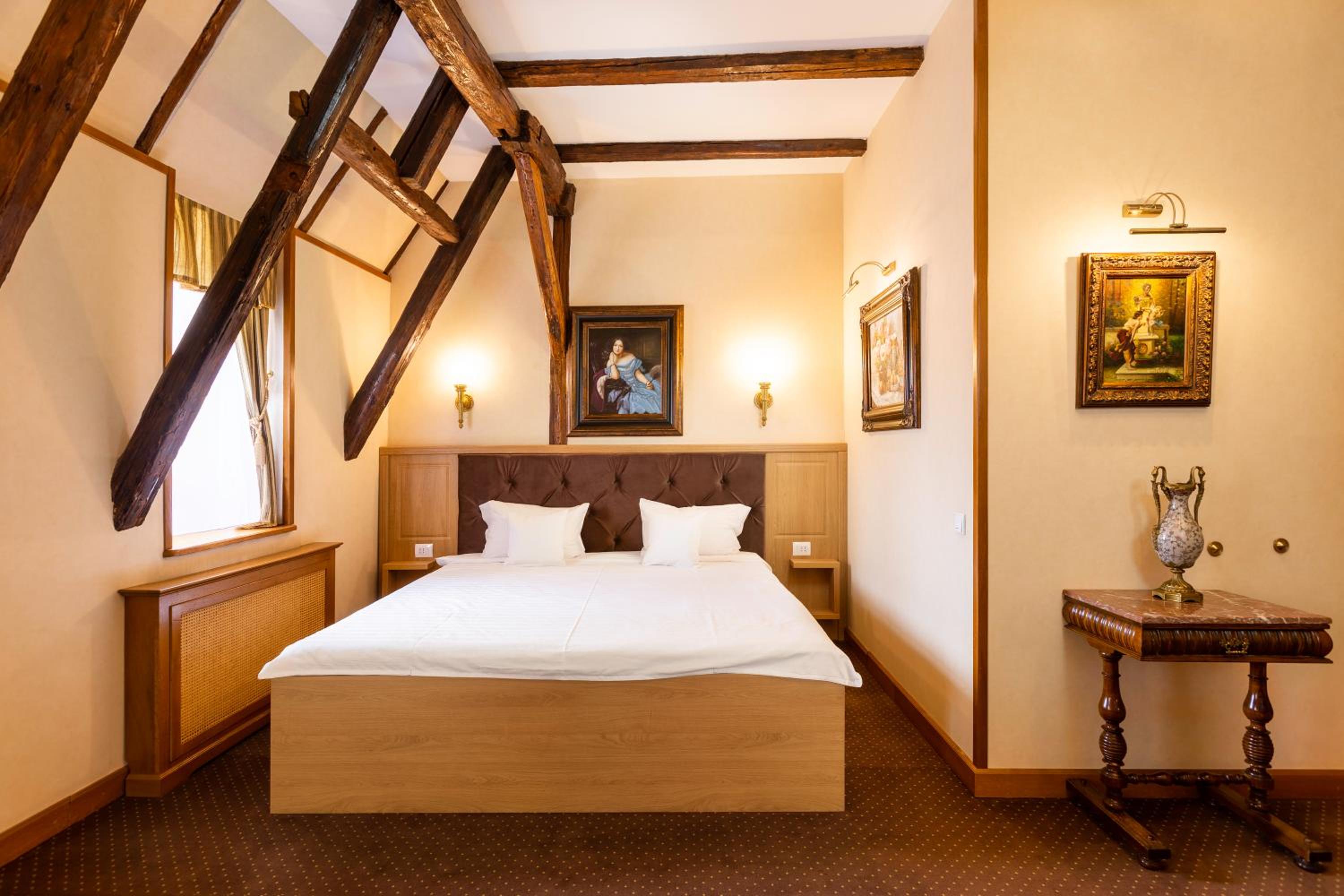 Deluxe King Room with view at Big Square photo 1