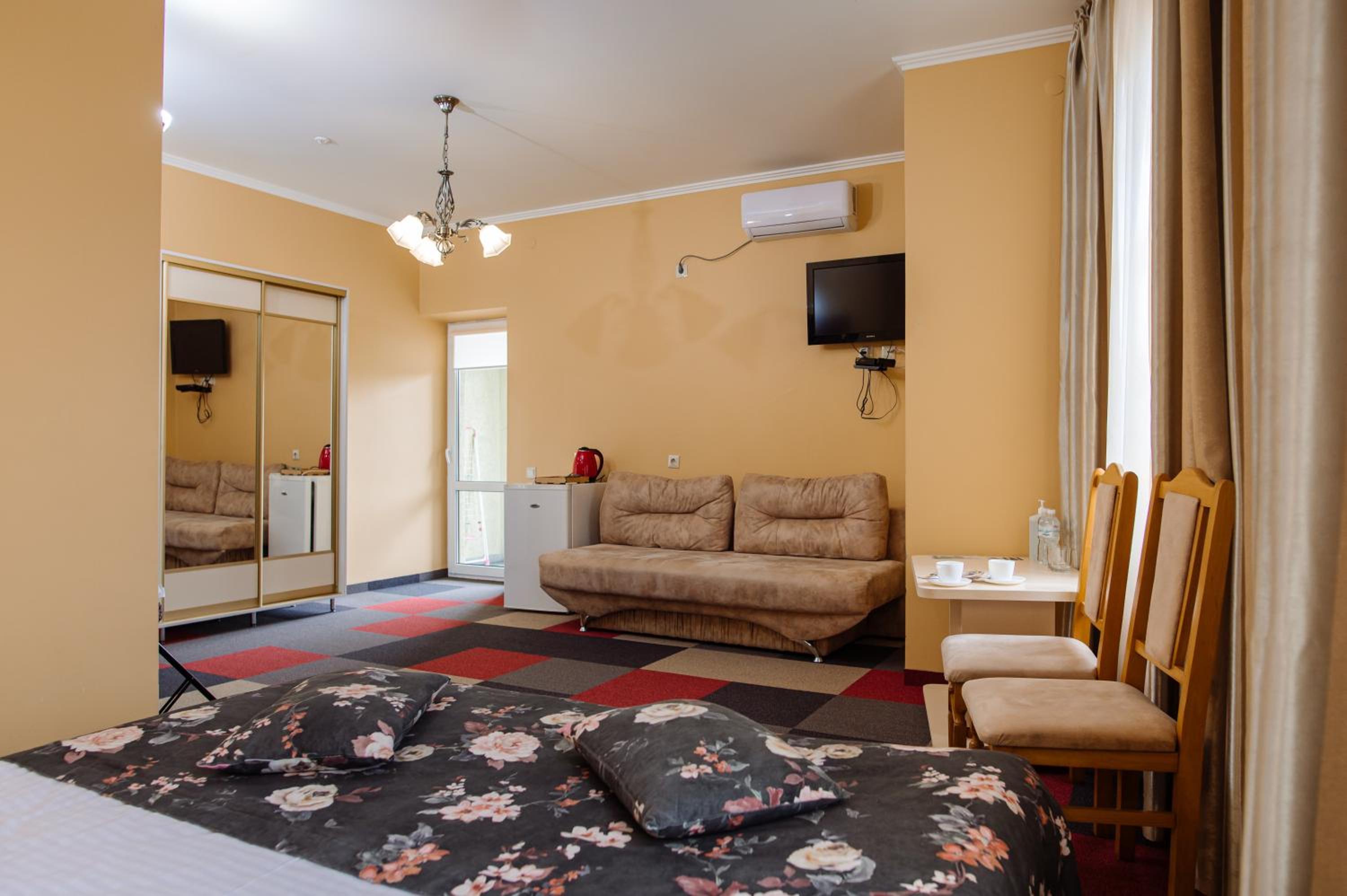 Deluxe Double Room with Balcony photo 1