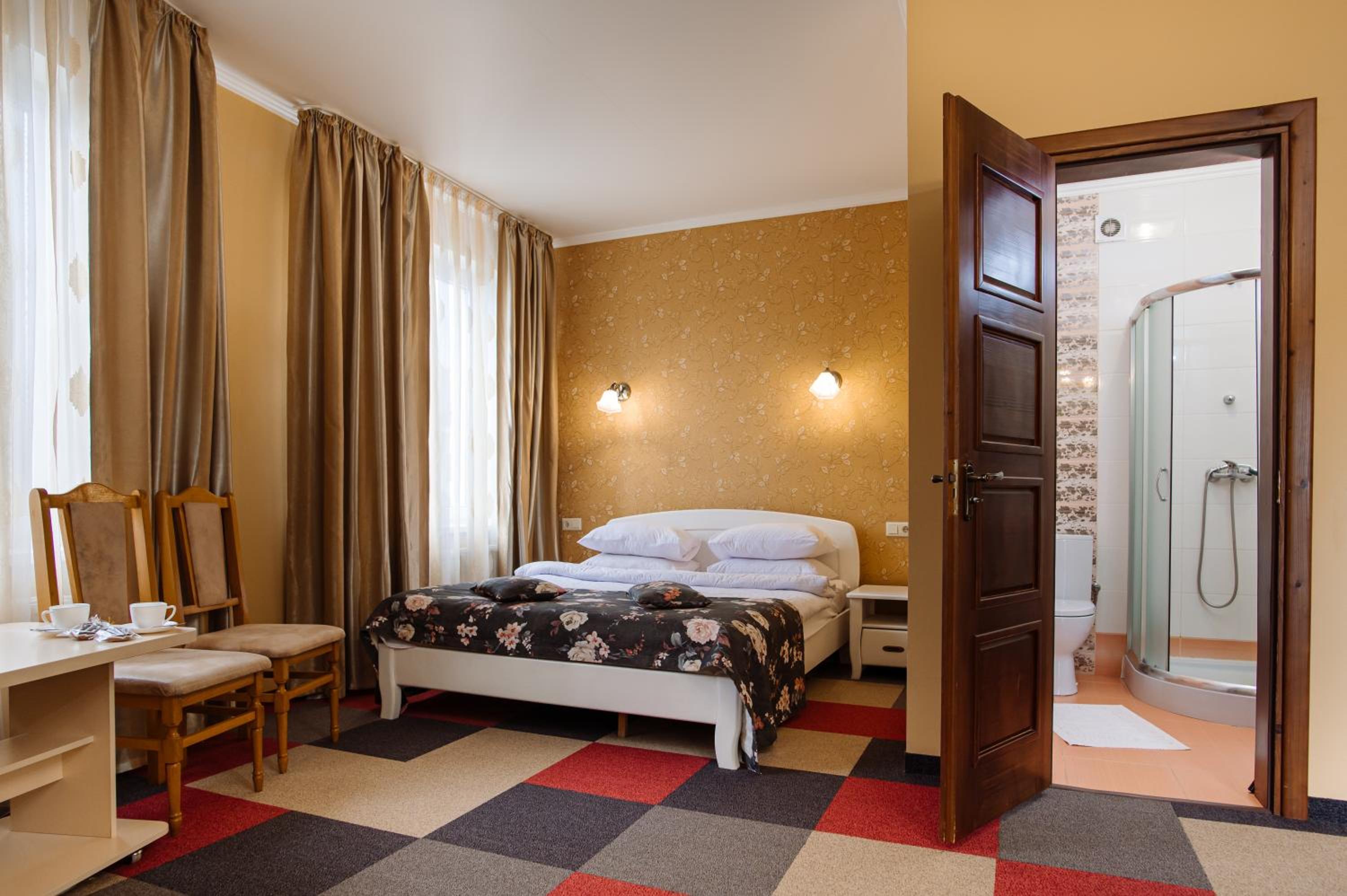 Deluxe Double Room with Balcony photo 2