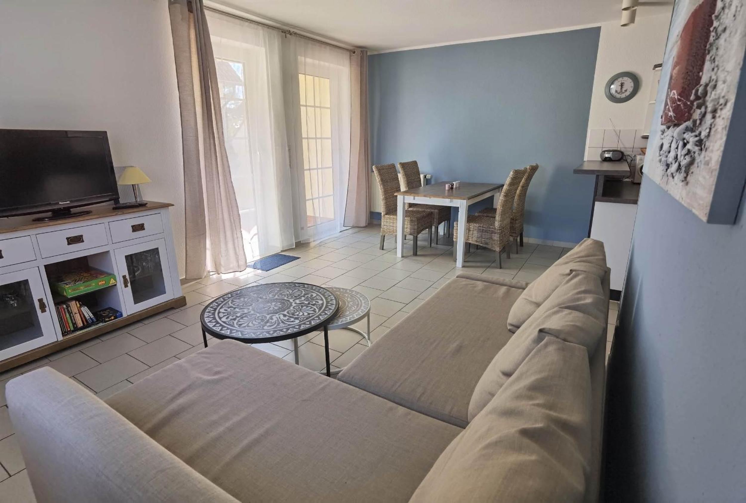One-Bedroom Apartment with Terrace photo 1