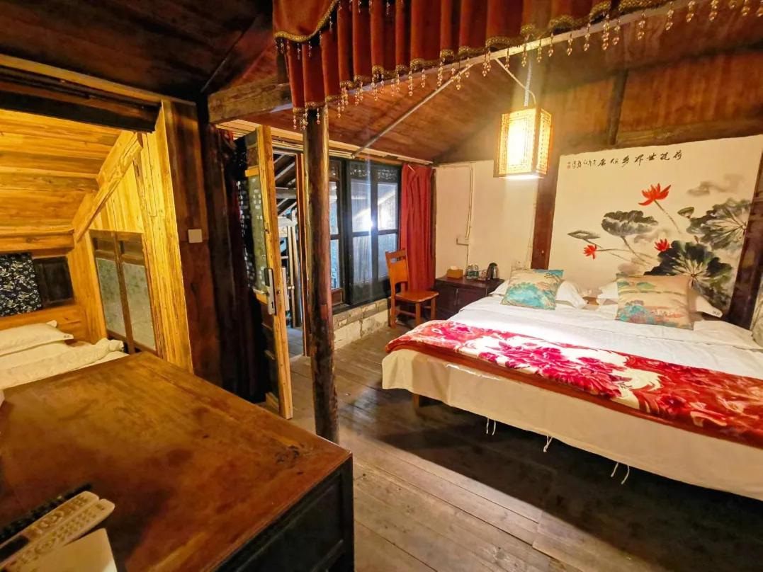 Twin Room - (free pick-up from Huangshan North Railway Station and Huangshan Tunxi Airport + afternoon tea) photo 1