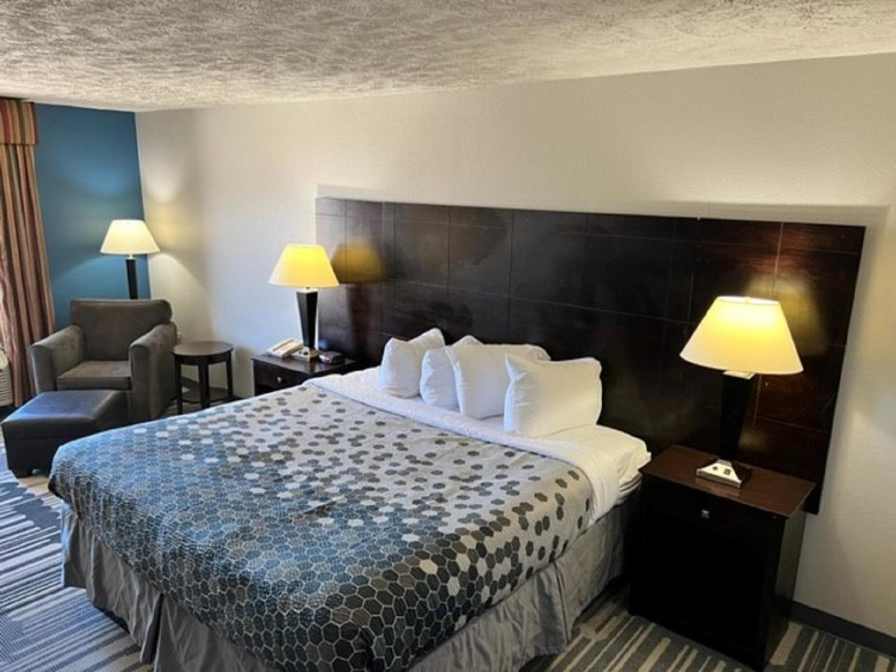 Standard King Room