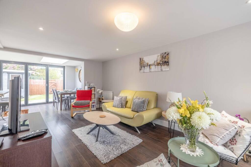 Three-Bedroom House photo 1