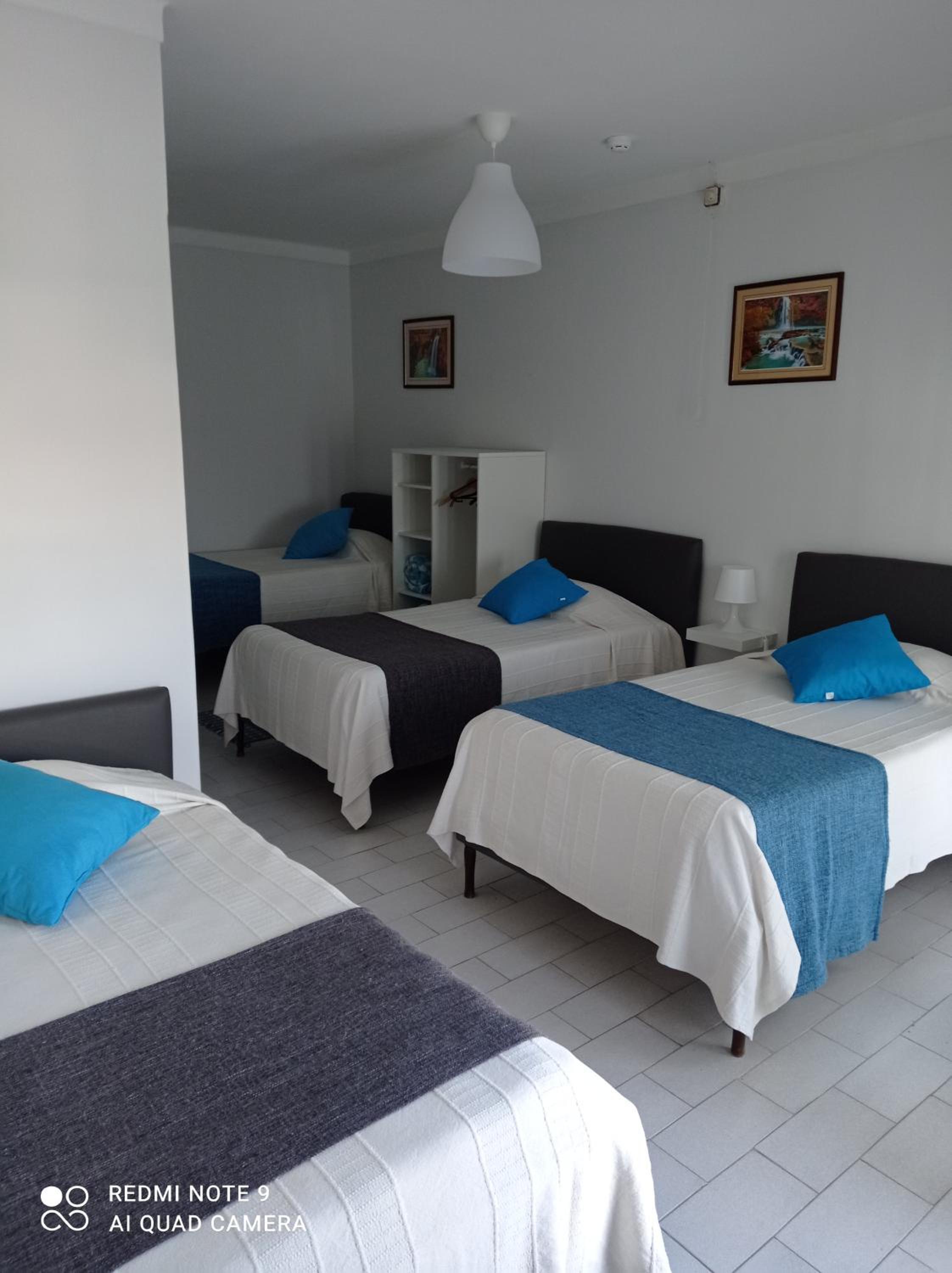 Quadruple Room with Private Bathroom photo 2