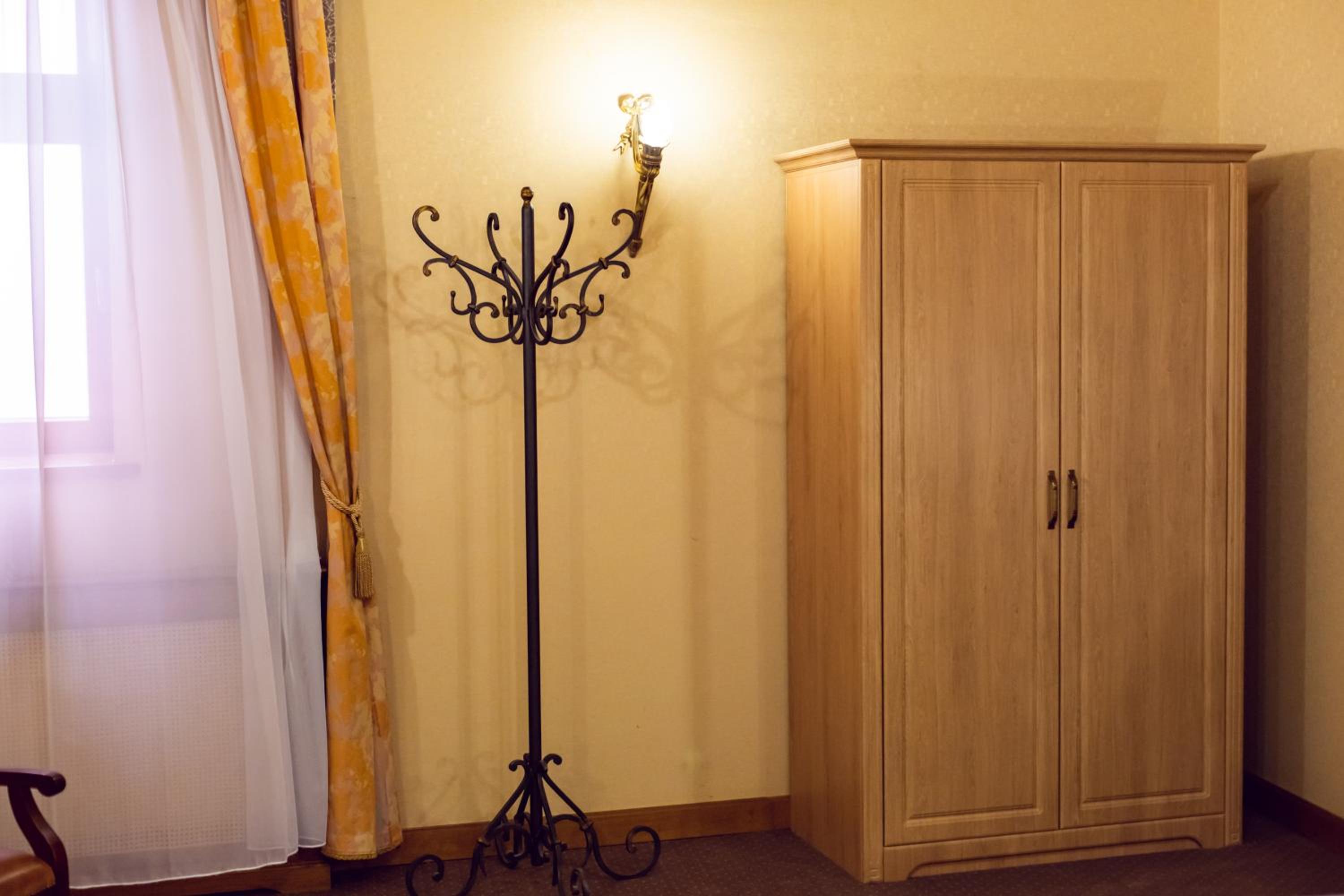 Deluxe Double Room - Photo 14
