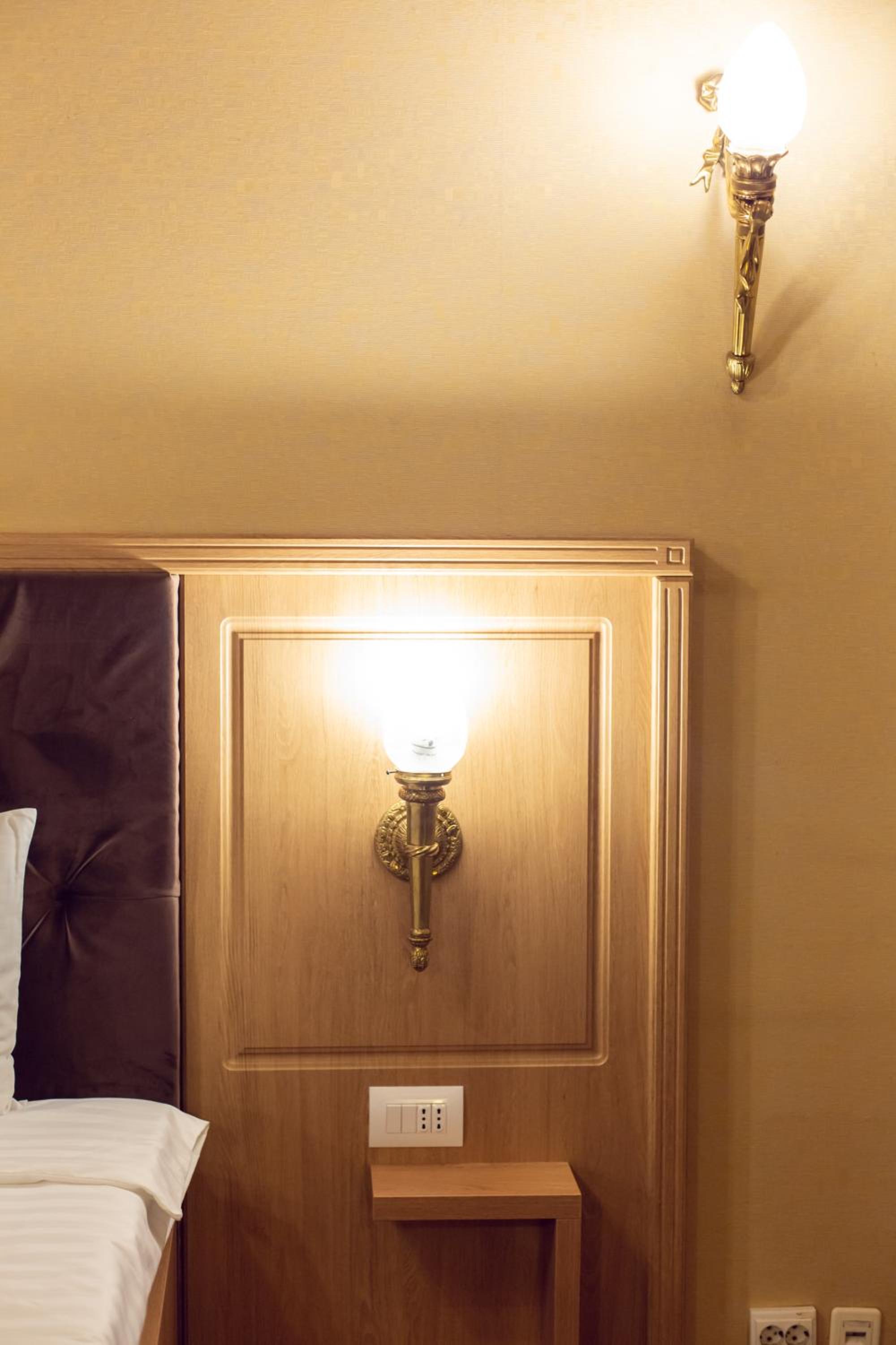 Deluxe Double Room - Photo 21
