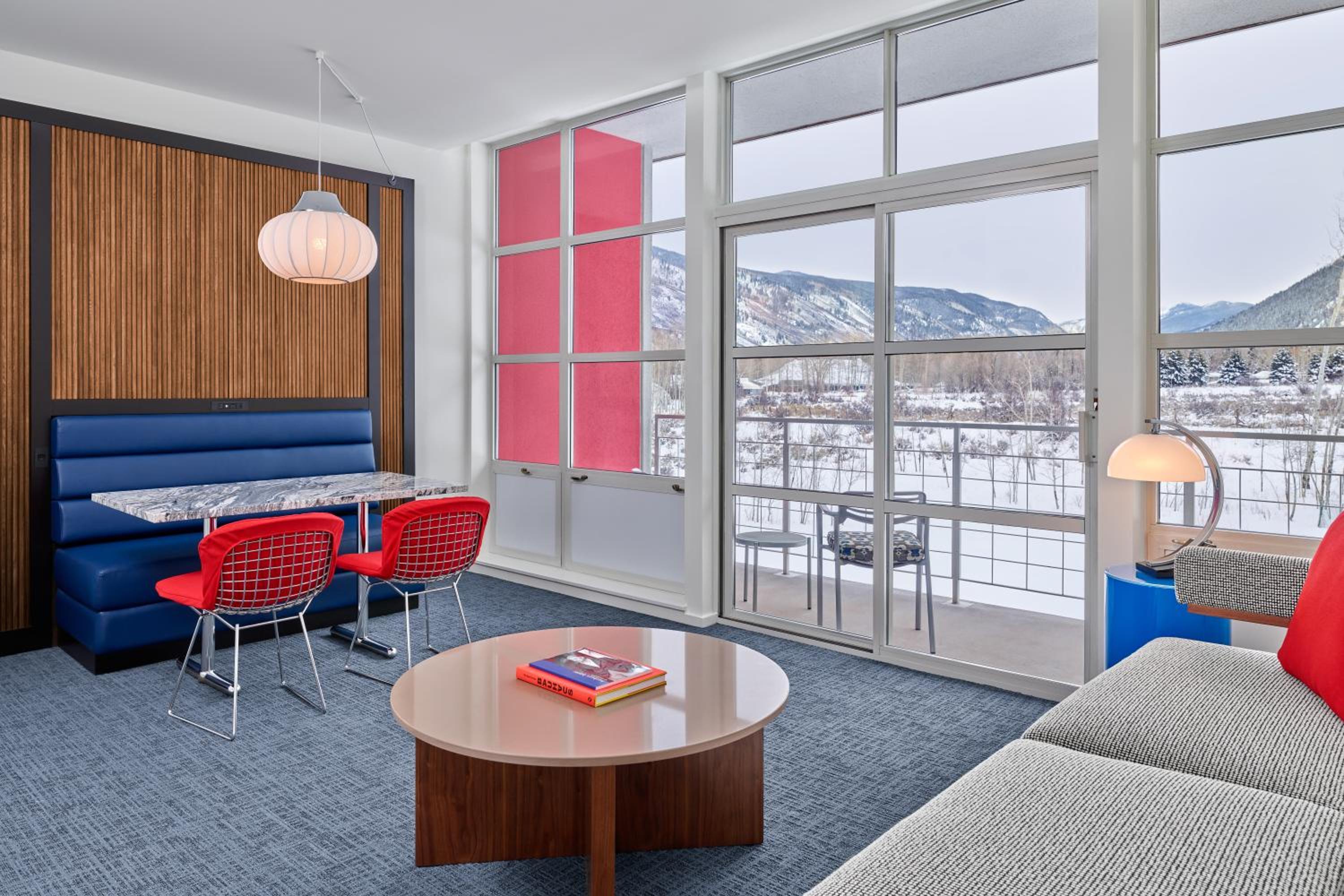 Deluxe 2 bedroom mountain suite