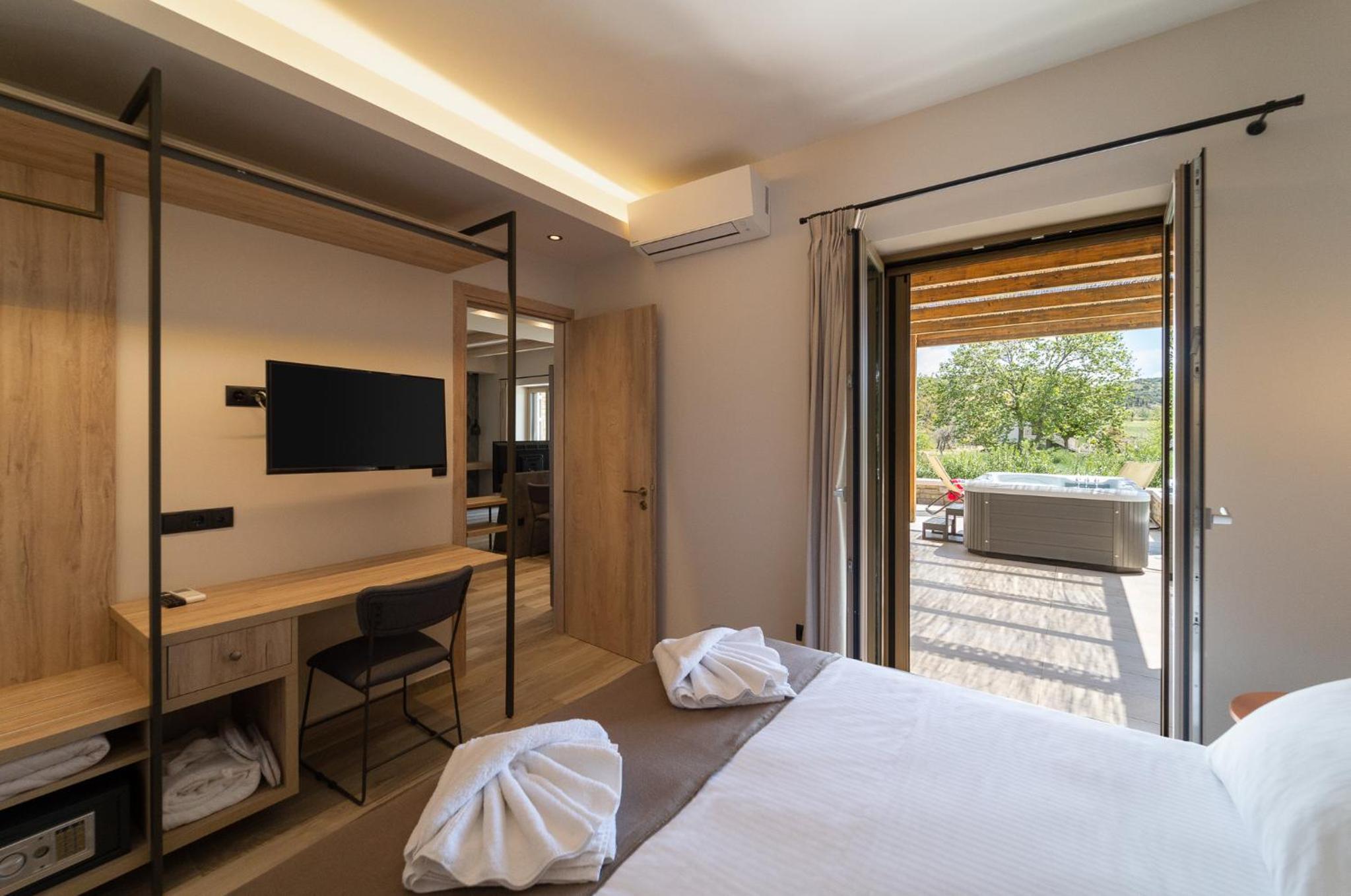 One-Bedroom Suite photo 3