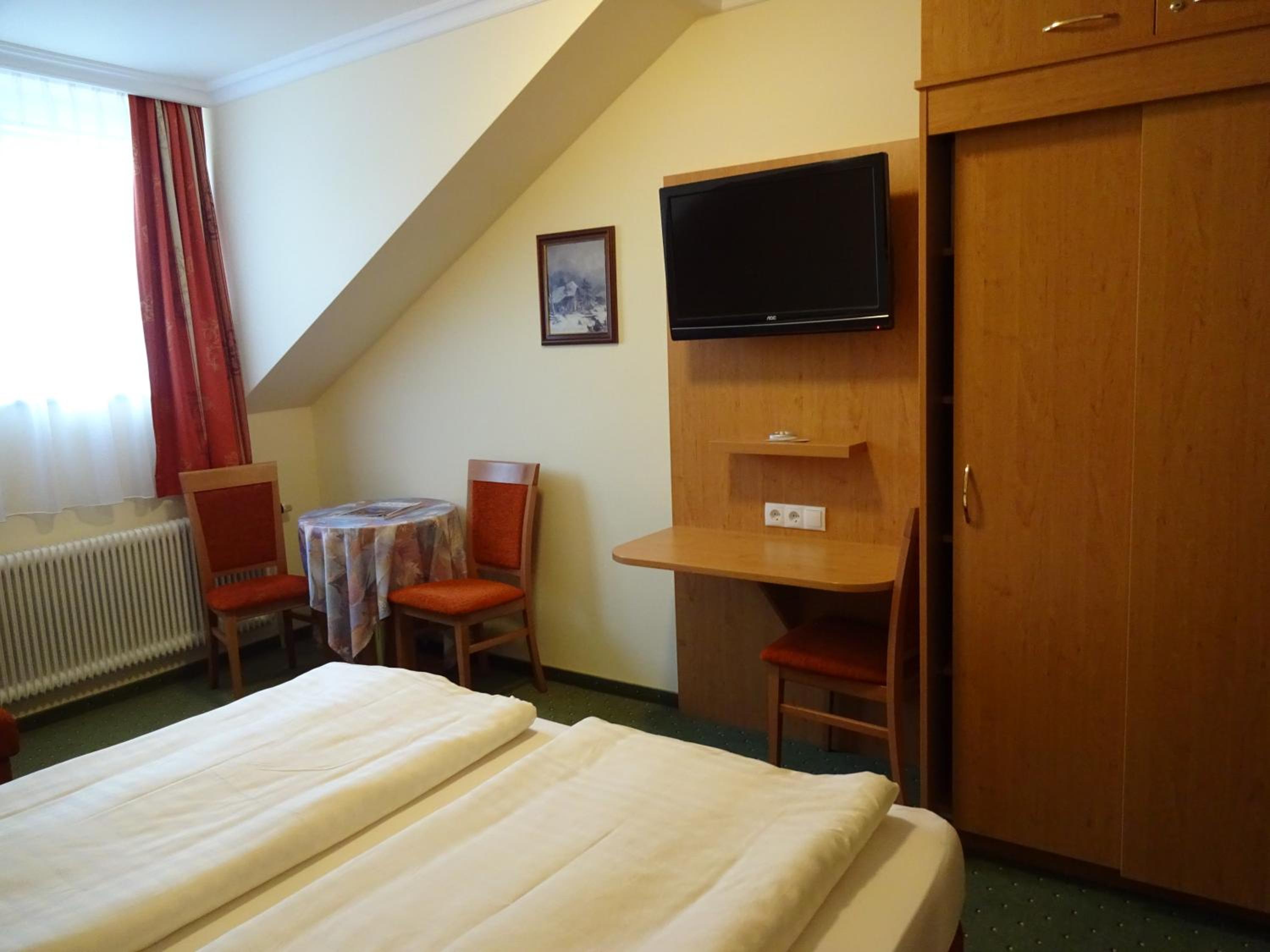 Economy Double Room - Photo 5