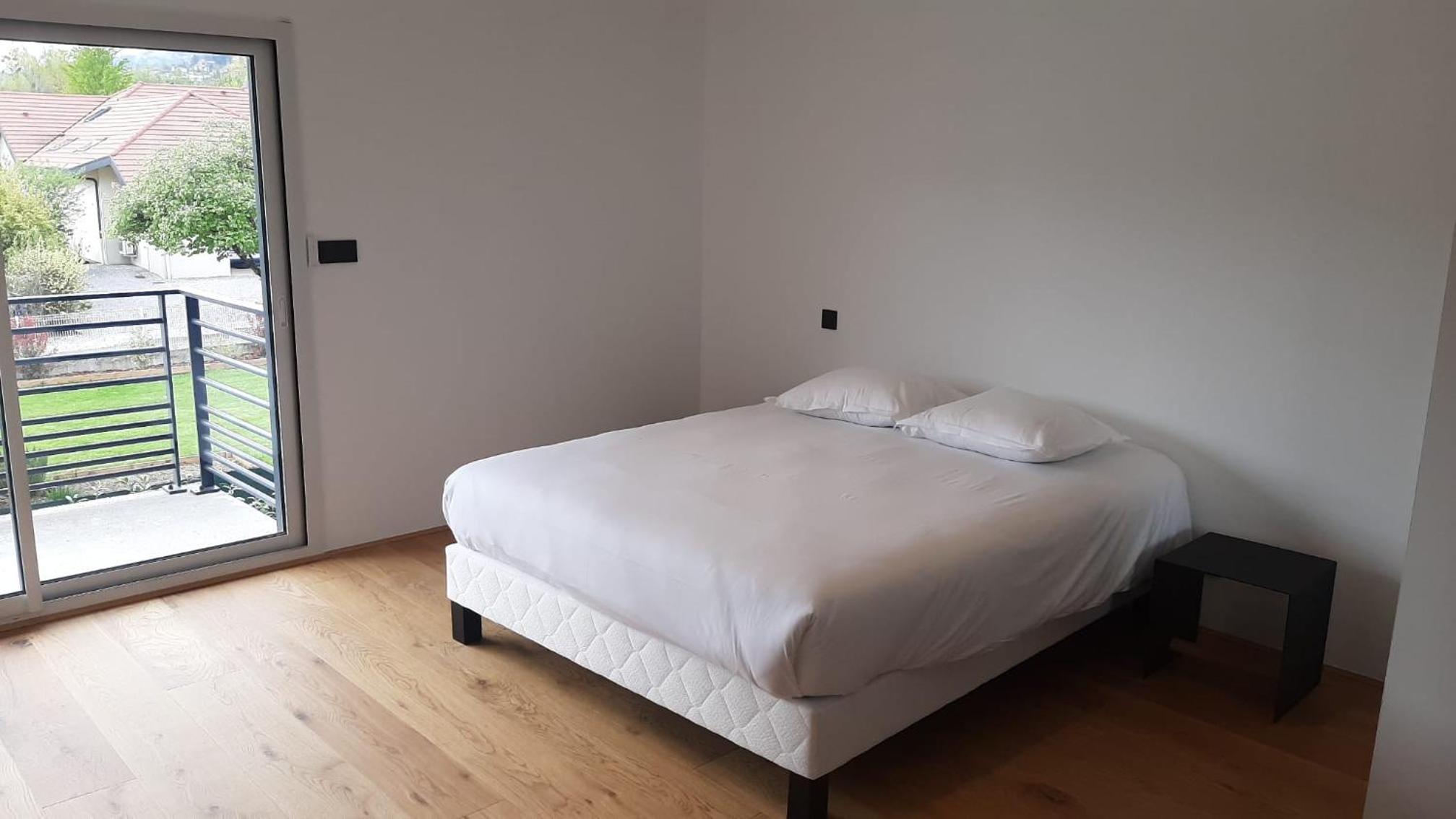Three-Bedroom Villa - Photo 10