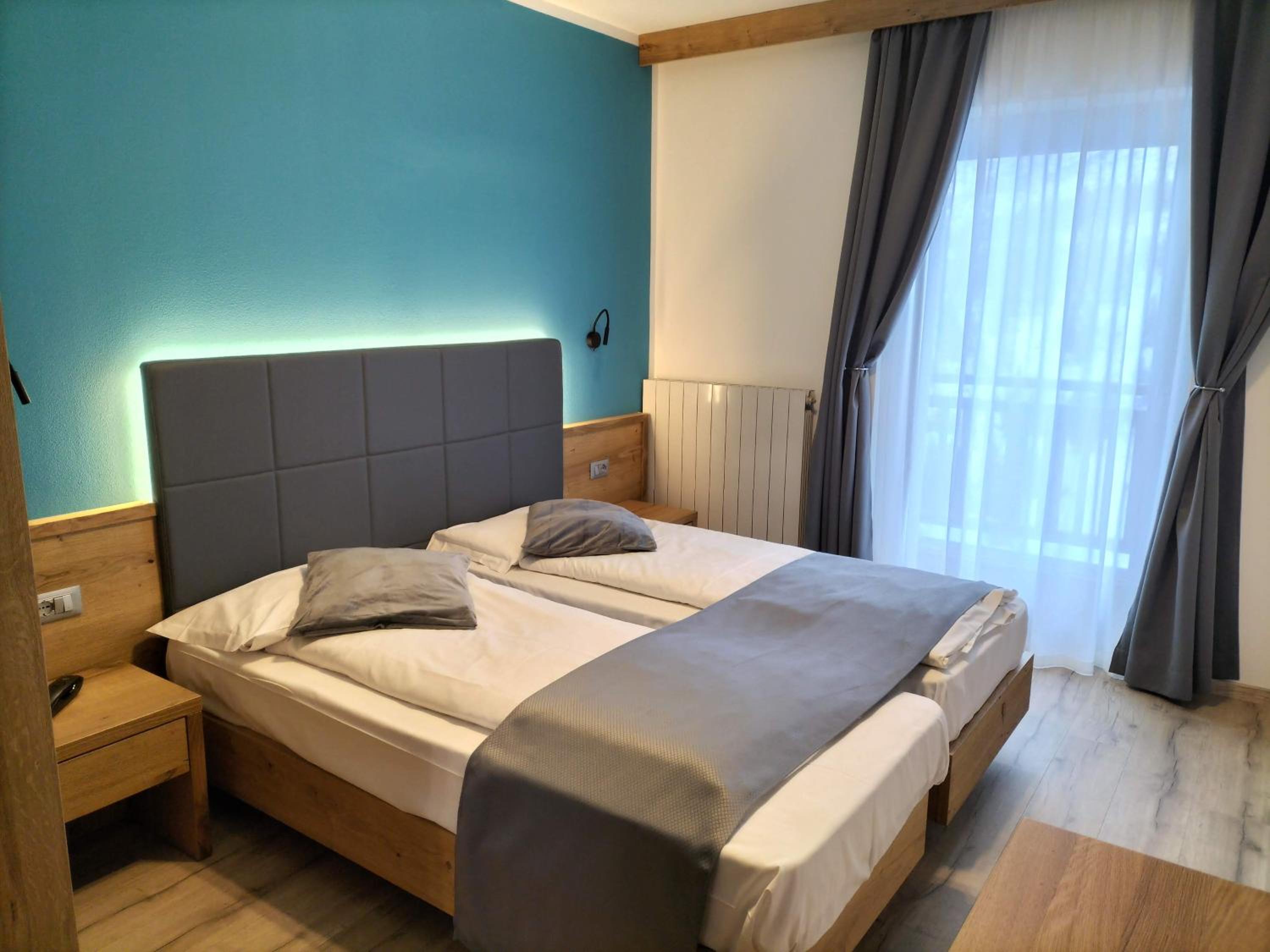 Deluxe Double or Twin Room photo 2