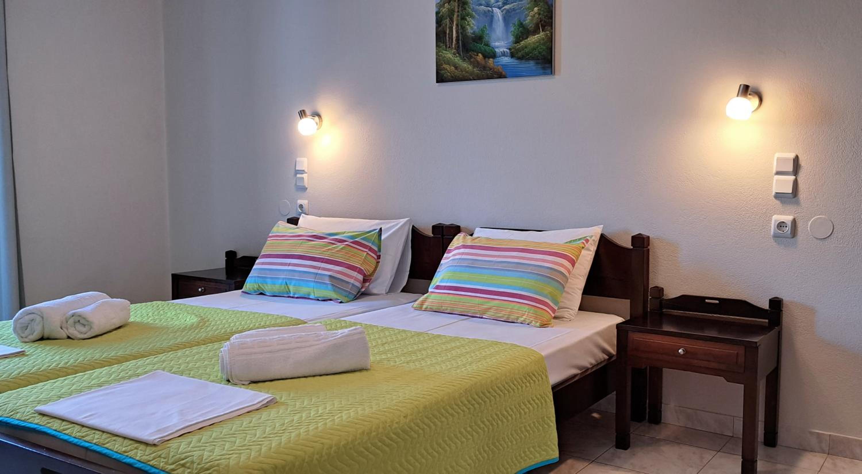 Twin Room - Photo 11
