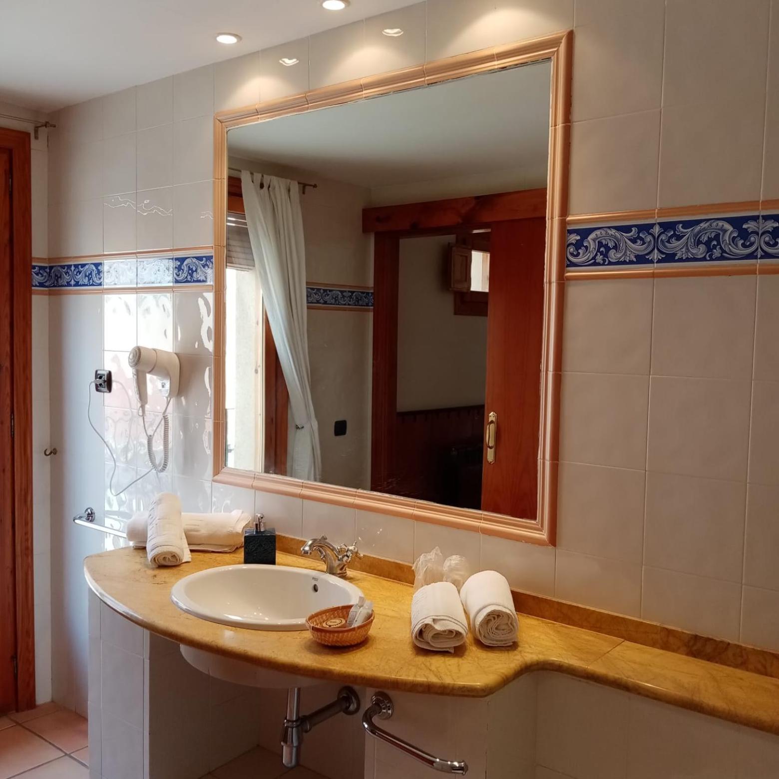 Triple Room with Balcony photo 3