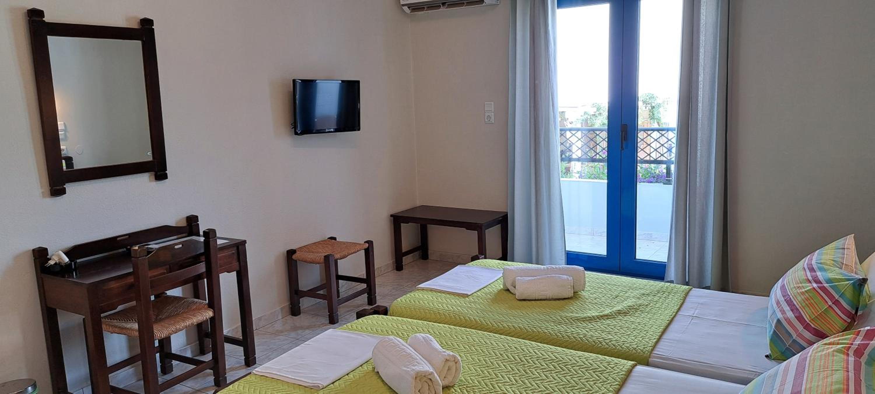 Twin Room - Photo 7