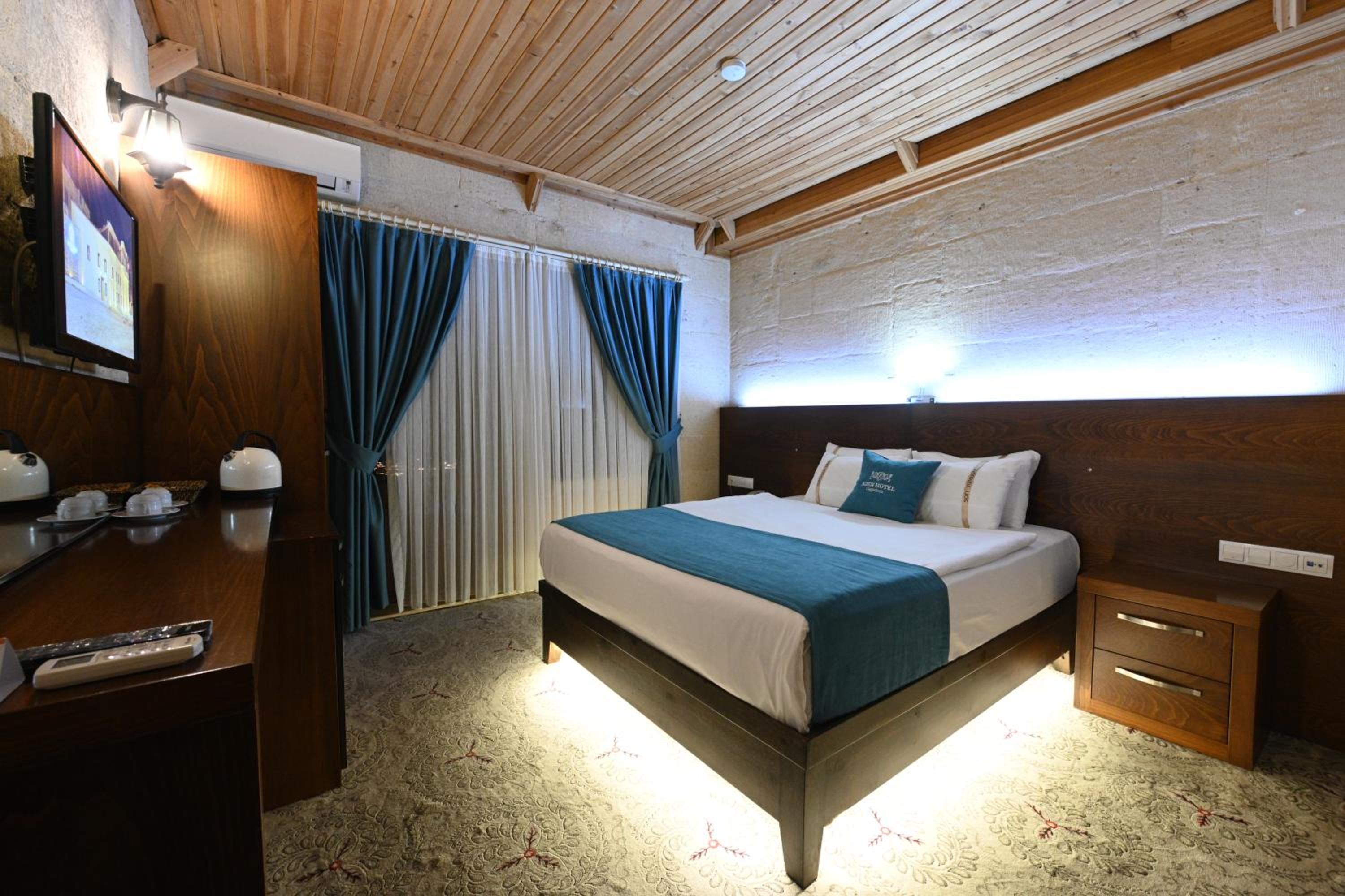 Deluxe Double Room with Balcony photo 1
