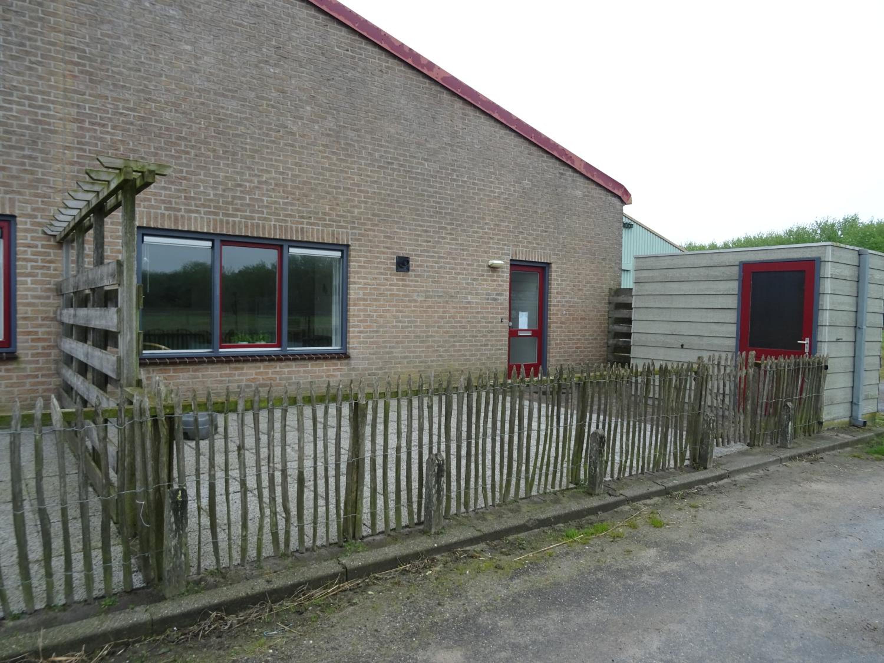 Three-Bedroom House photo 3