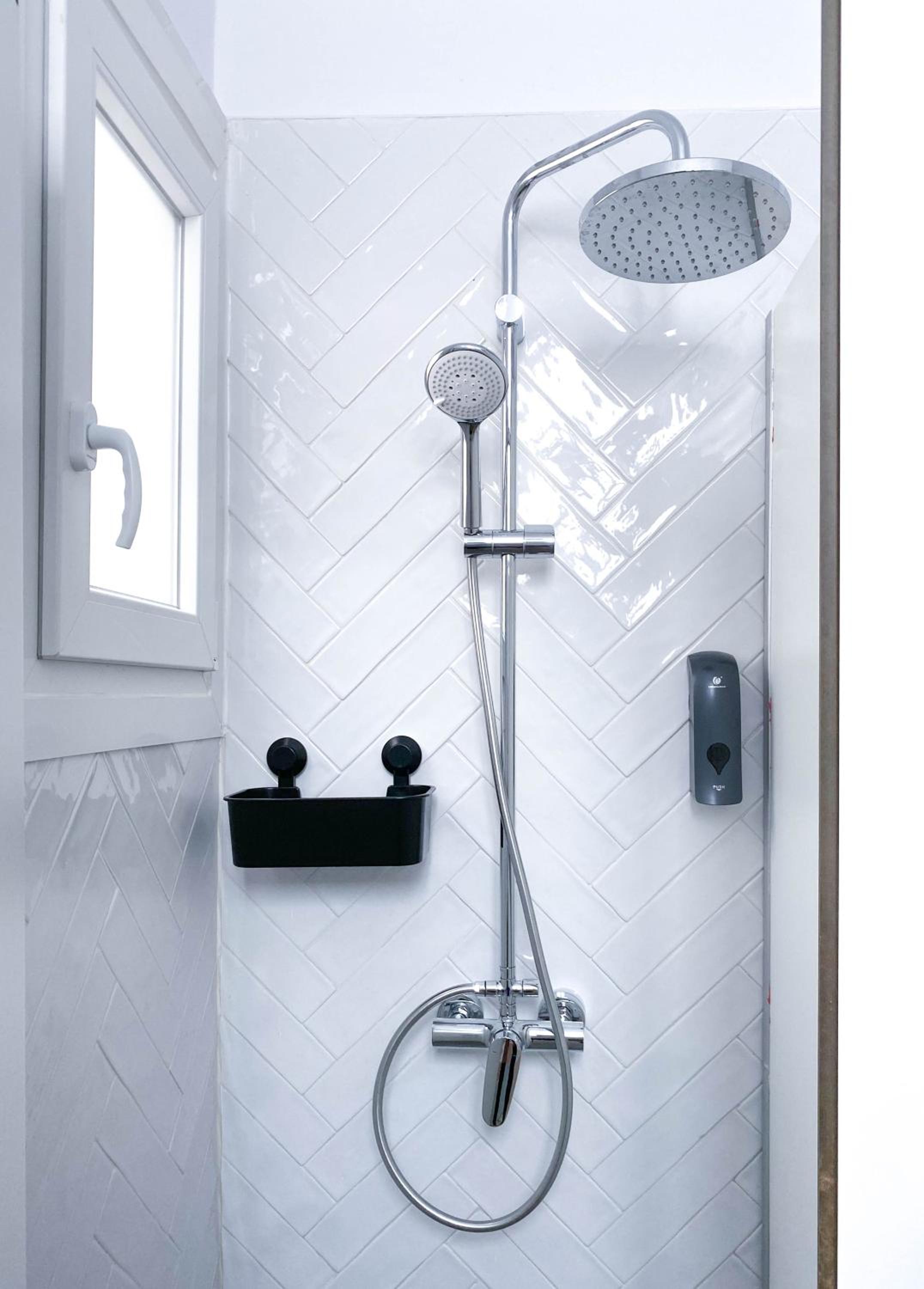 Quadruple Room with Shared Bathroom photo 2
