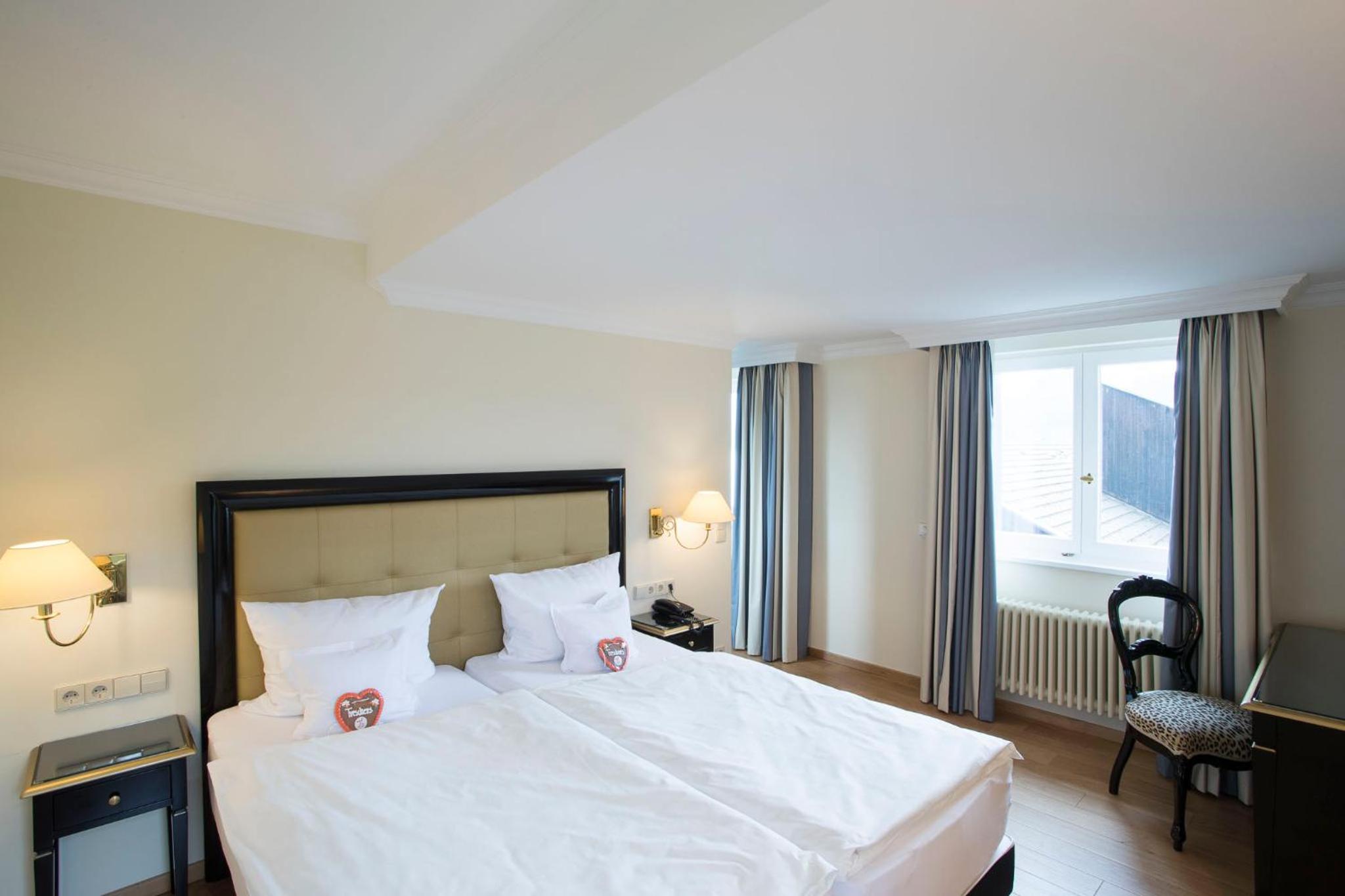 Classic Double Room without Lake View photo 1