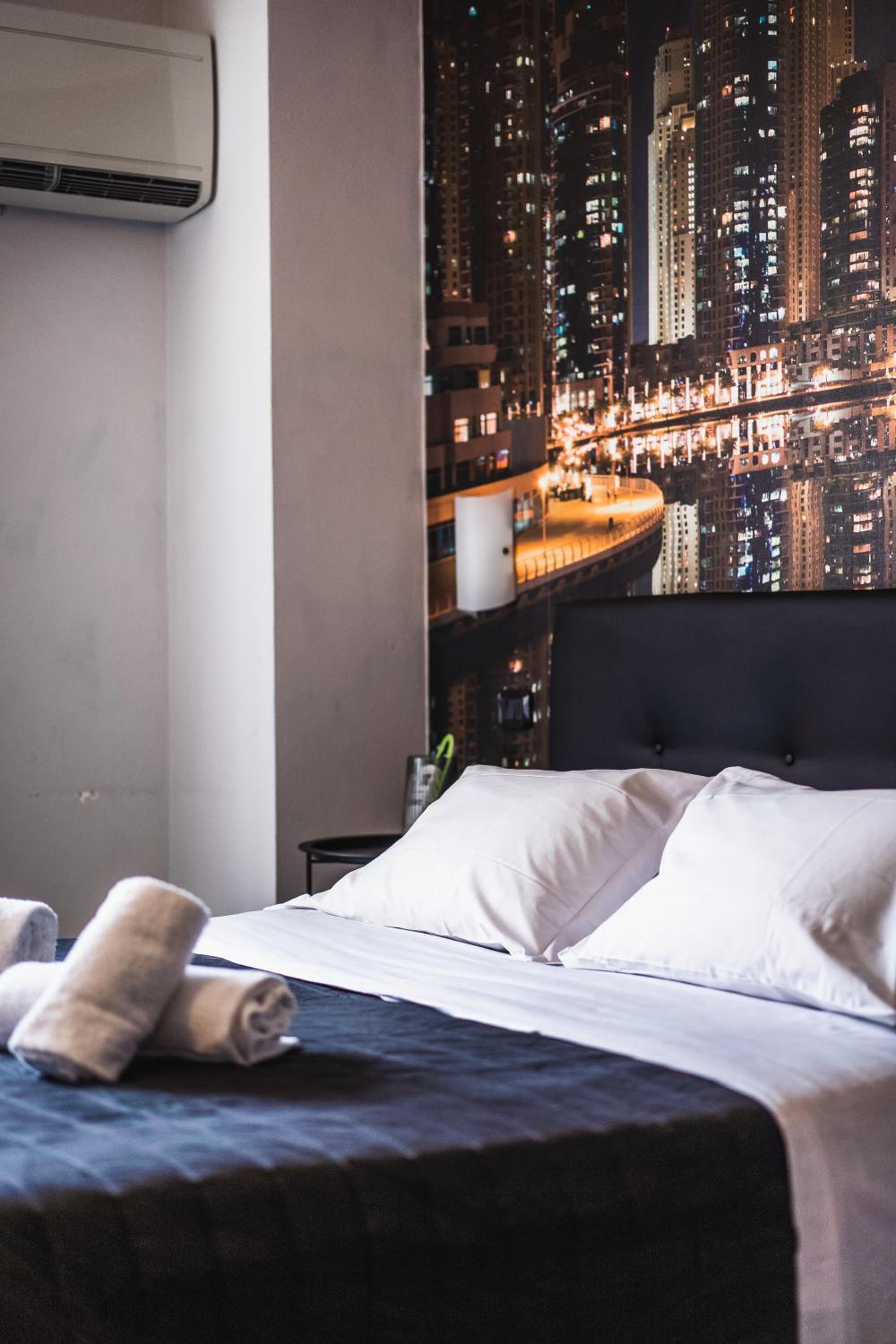 Standard Double Room - Photo 8