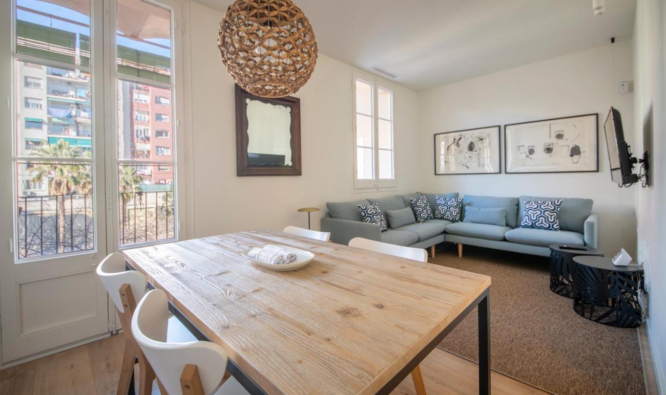 Apartamento con Balcón