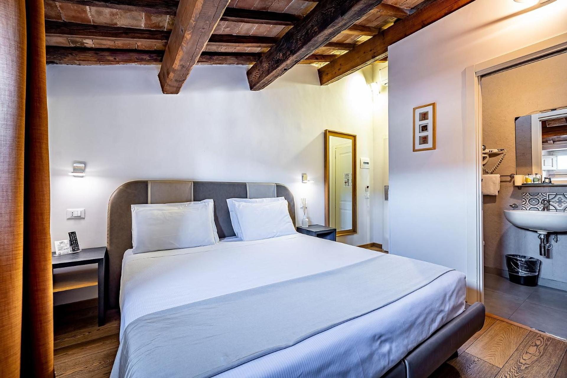 Double or Twin Room - Attic photo 3