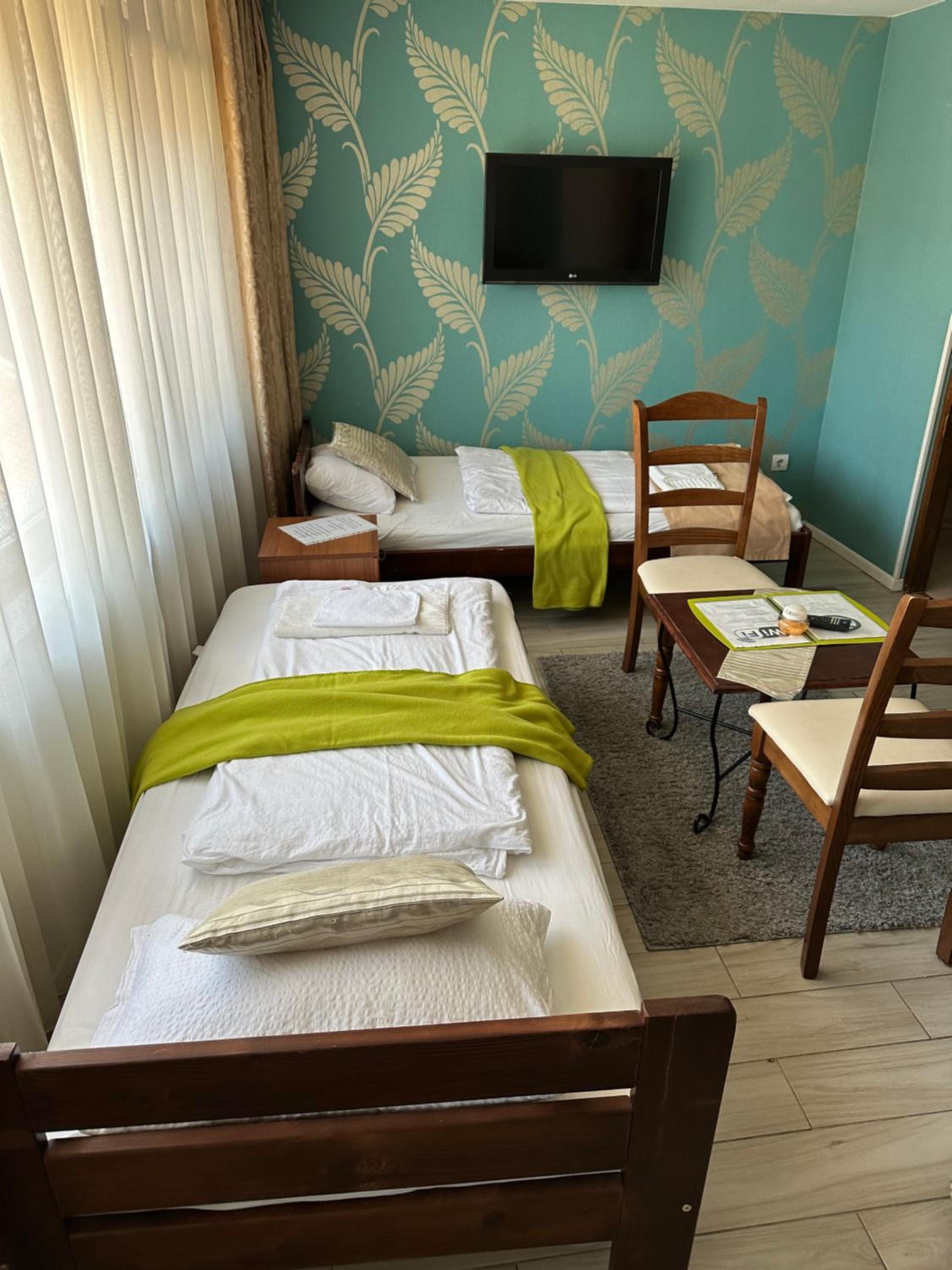 Premium Quadruple Room - Photo 6