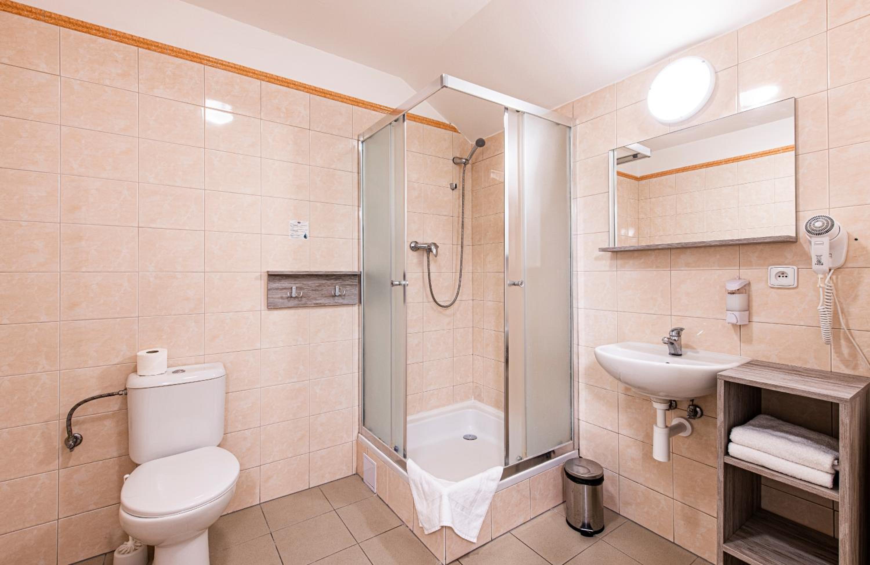 Deluxe Triple Room - Photo 3