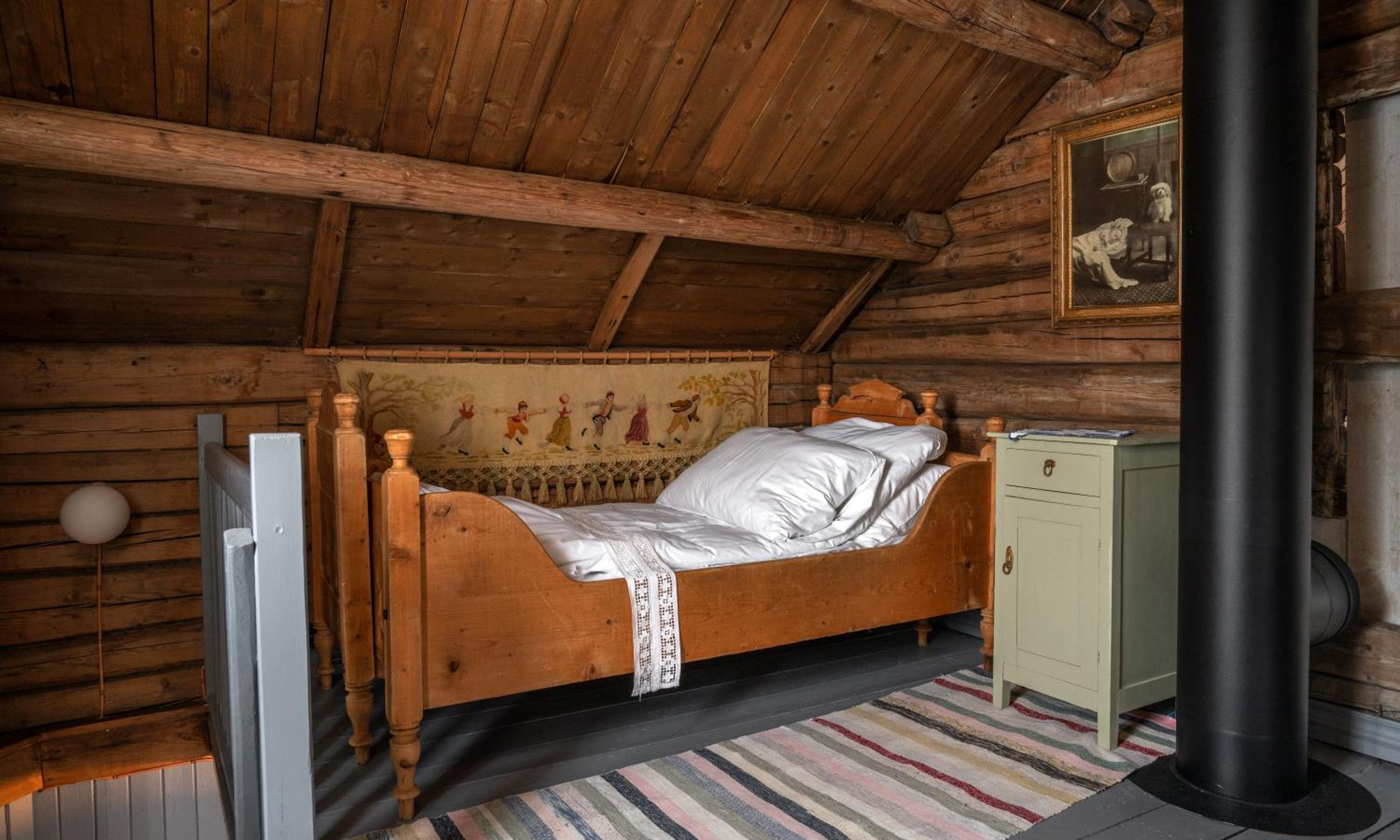 Suite - Photo 1